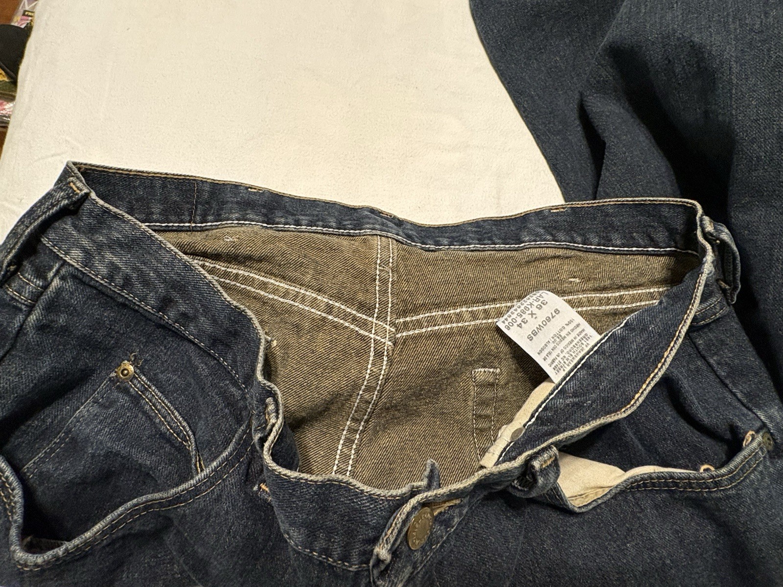 Wrangler Men’s Blue Dark Wash Denim Jeans Straight Regular Fit Mid Rise 36/32-34