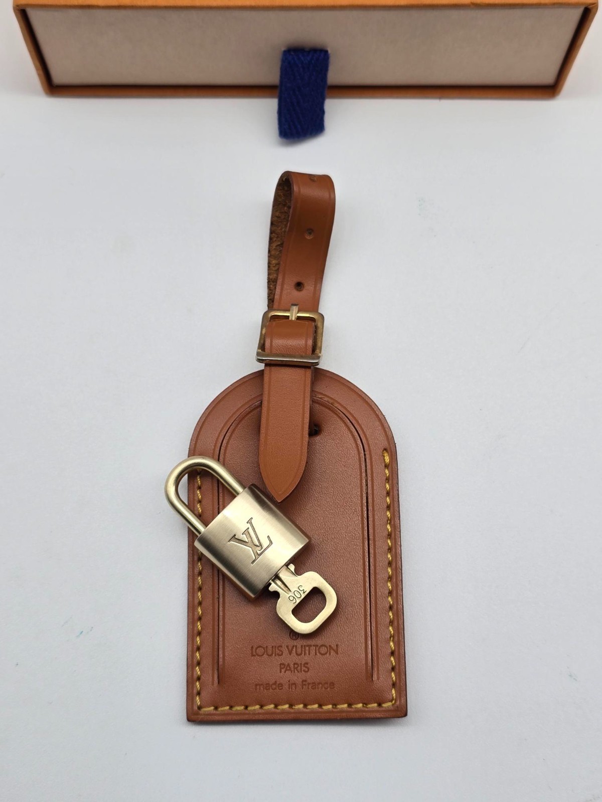Authentic Louis Vuitton LV Large Brown Luggage Tag Gold Padlock Key w/ Box