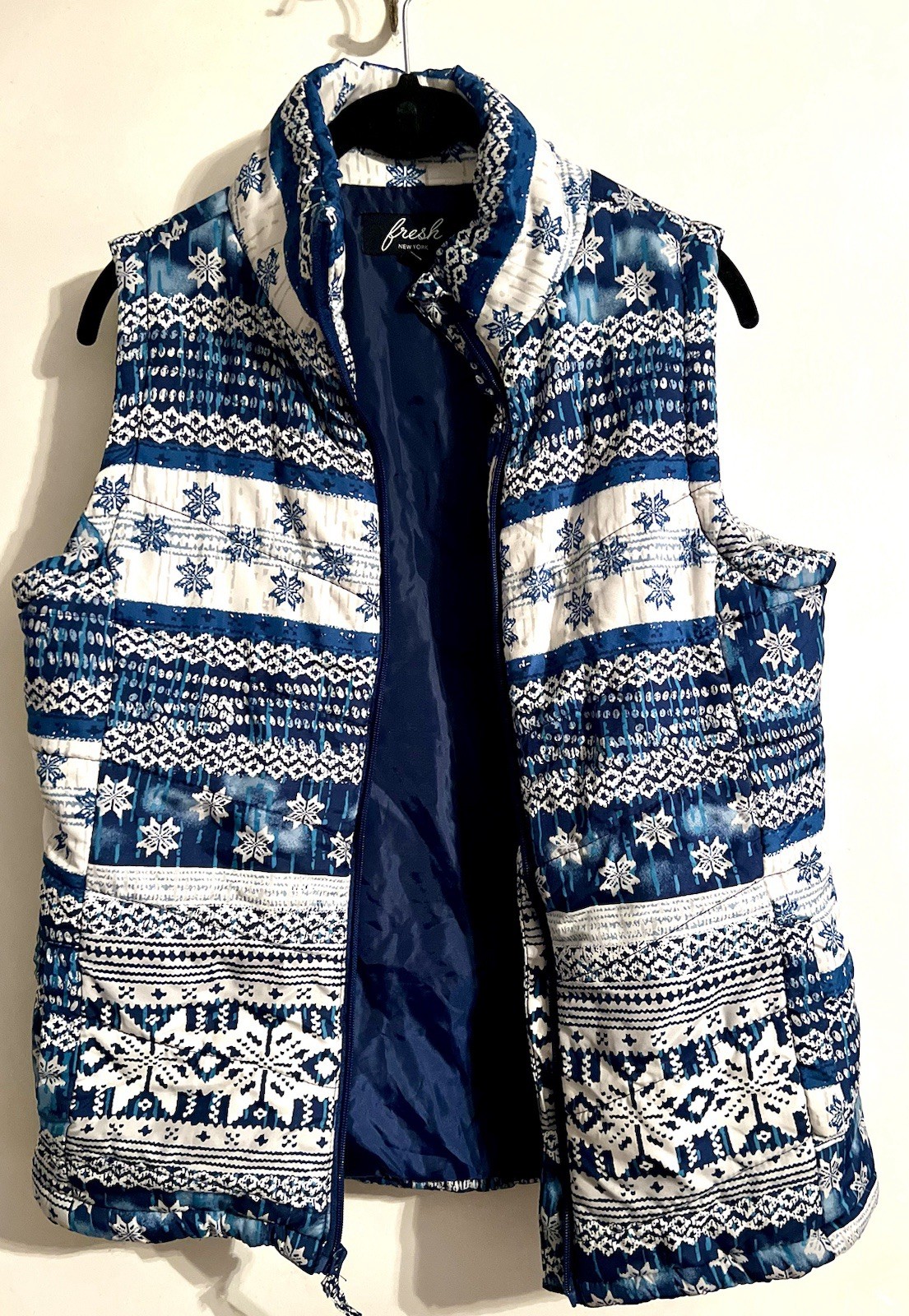 fresh NEW YORK Blue White Snowflake Pattern Quilted Vest Full Zip Women’s M
