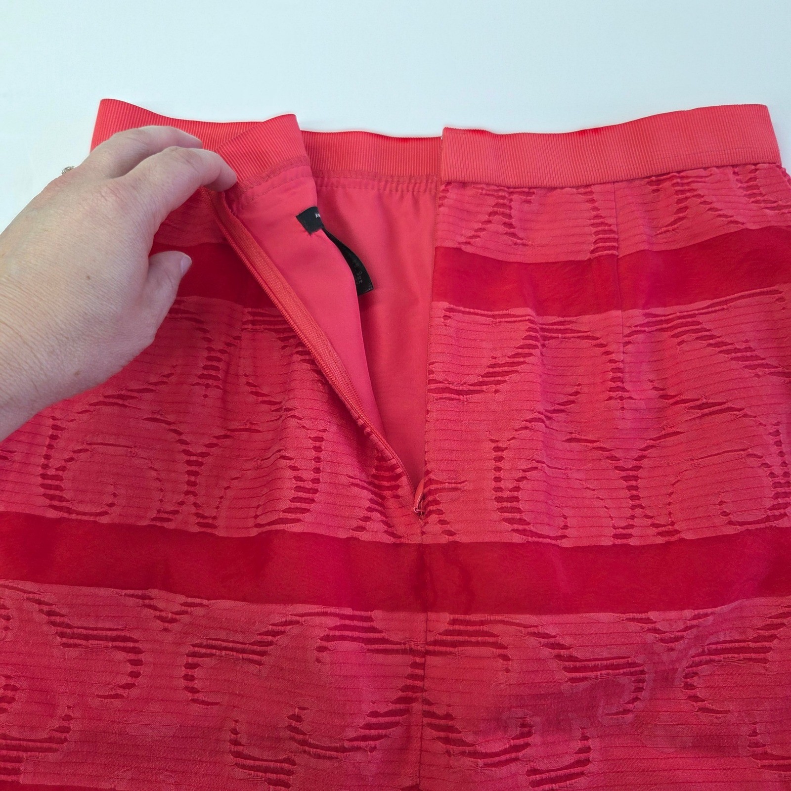 Ann Taylor Pencil Skirt Womens 2 Red Tonal Jacquard Striped Cotton Blend Lined