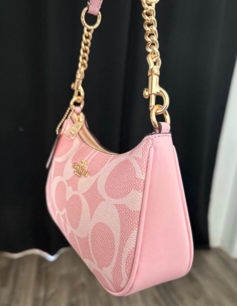 Coach Teri Shoulder Bag Signature in Pink NWOT