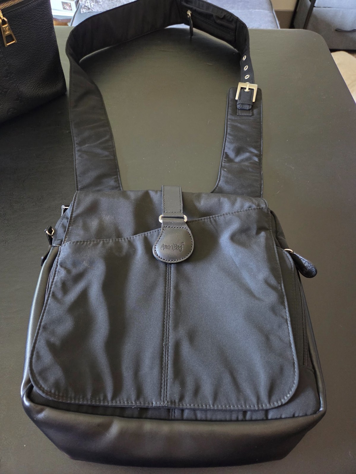 AmeriBag New Yorker Crossbody Messenger Travel Bag Black Nylon w/ Leather