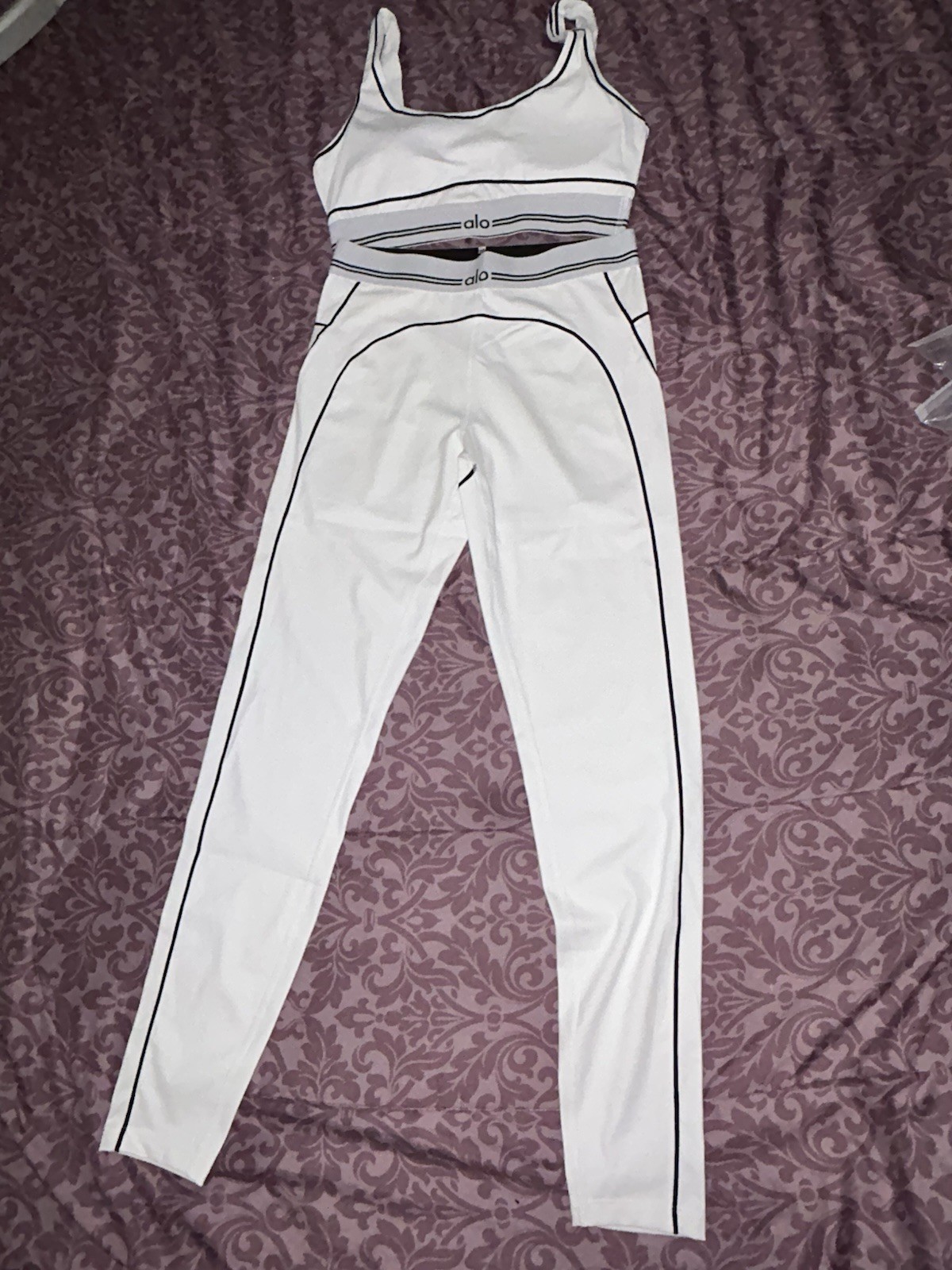 Alo Women’s 2-Piece Activewear Set Sports Bra & Leggings S White/Black