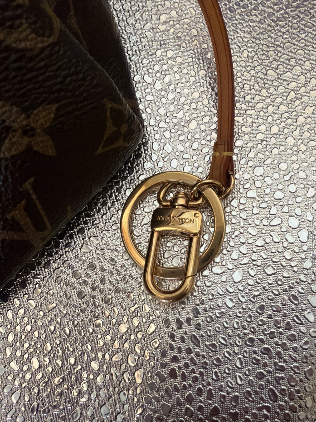 Authentic Louis Vuitton Artsy MM Monogram Hobo Canvas Shoulder Tote Handbag