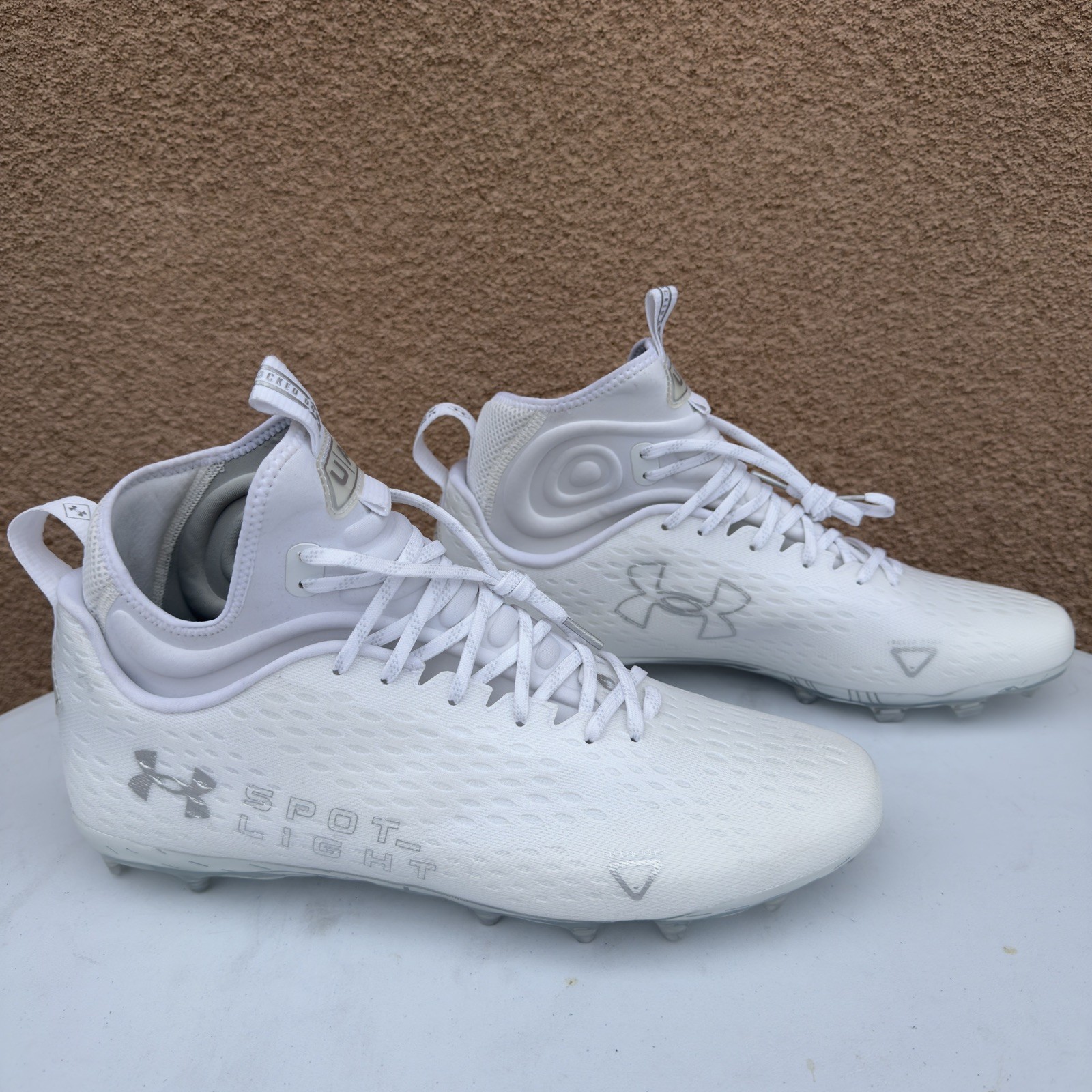 Under Armour Spotlight Lux MC 2.0 Football White/Gray Cleats Mens Size 16