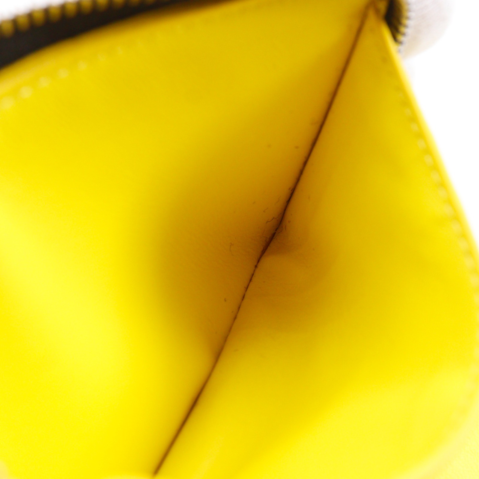 CELINE Medium Zip Around Bi-Fold Wallet 104393AFE.38NO black/yellow Calfsk…