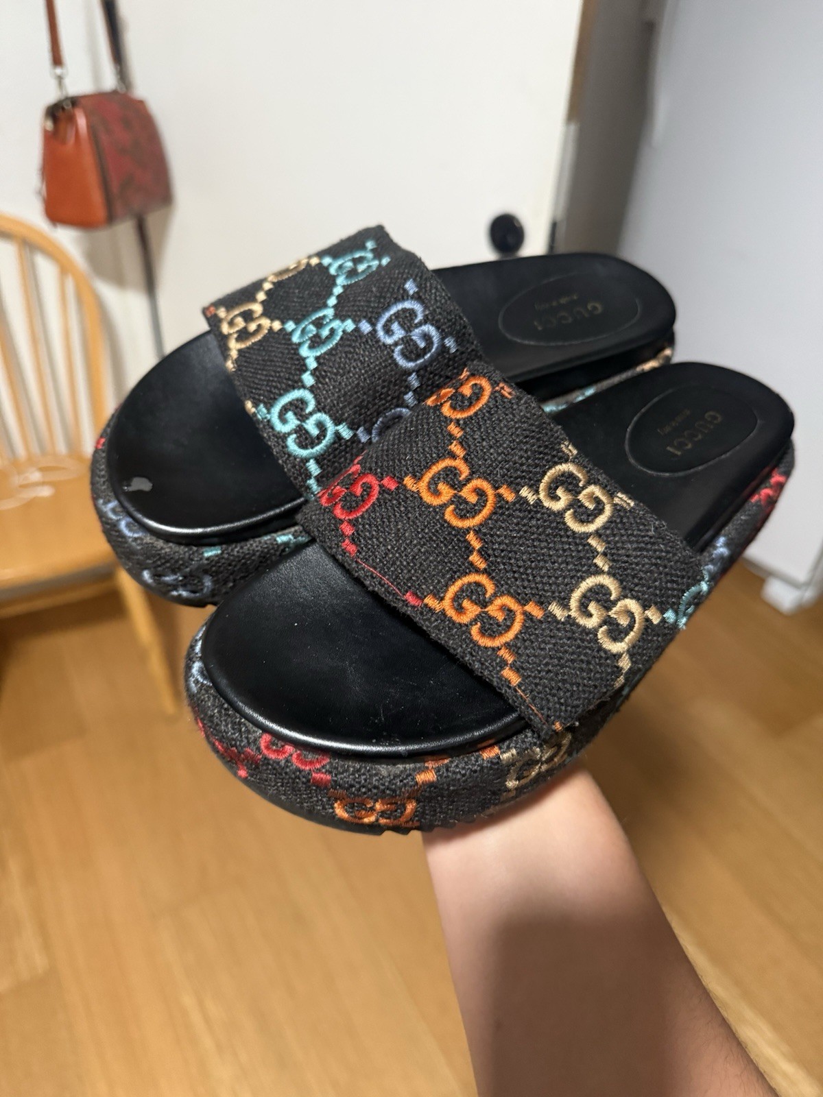 Gucci Women’s GG Logo Slide Sandals Black/Multicolor Rubber Slip-On US 10