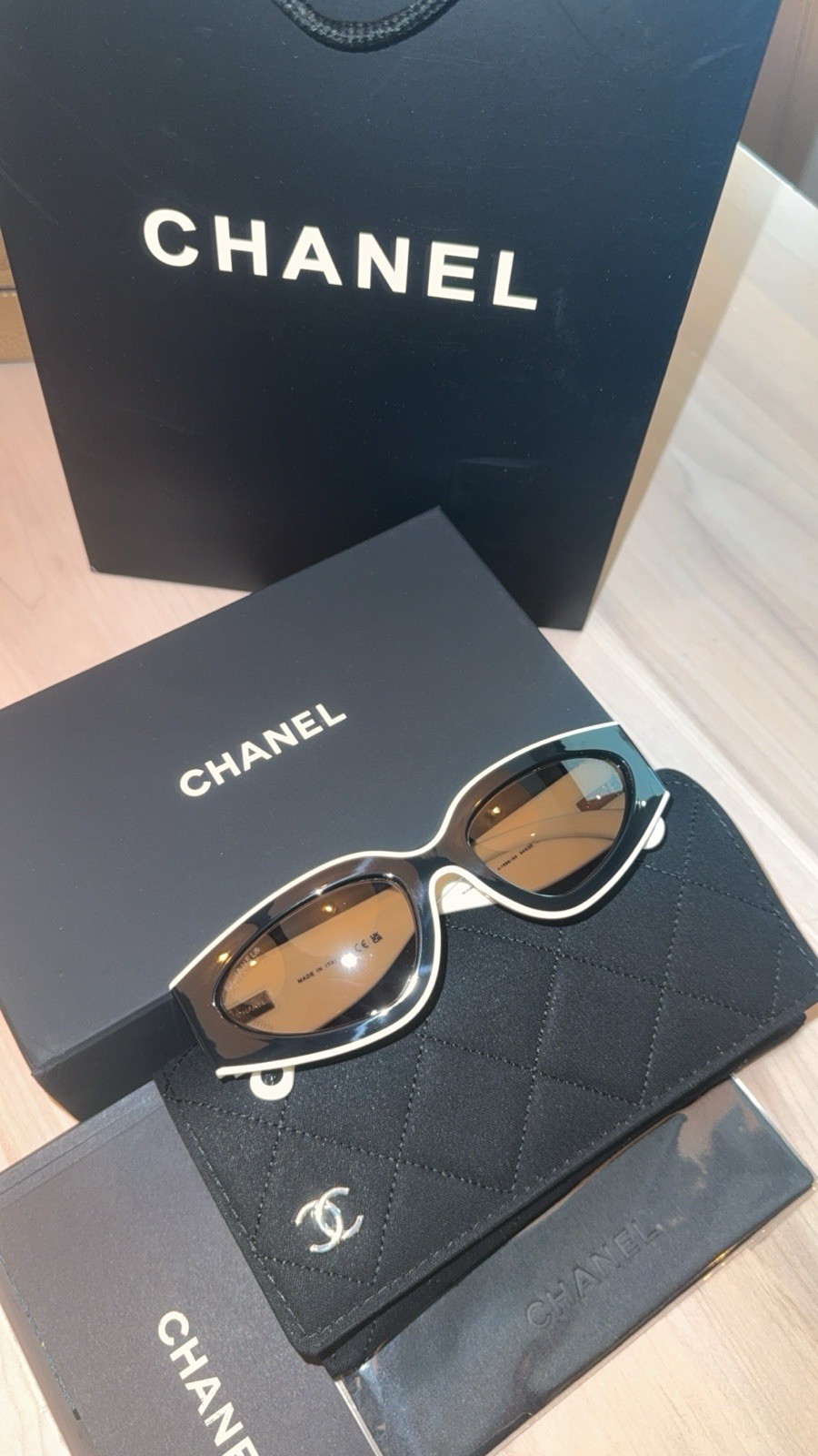 CHANEL Sunglasses Black &White Cat Eye CC Logo Authentic CH 6056 1656/53