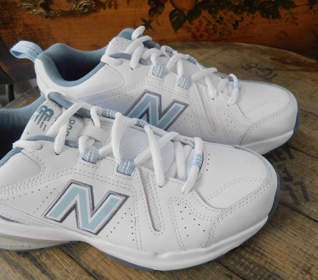 New Balance 608 V5 Walking Sneaker Womens 7 D Comfort Cross Trainer Shoes