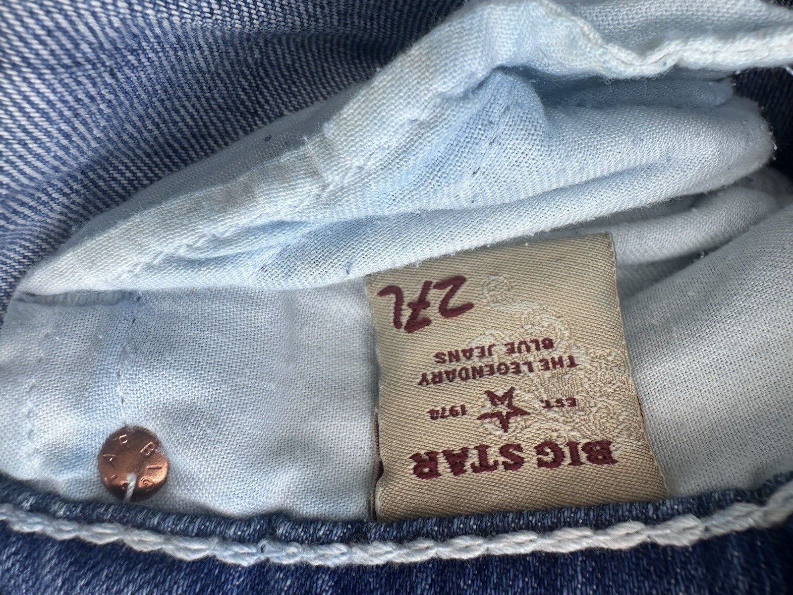 Ladies Big Star “LIV” Bootcut Jeans Size 27 Distressed Denim X 27 Inseam HOT!