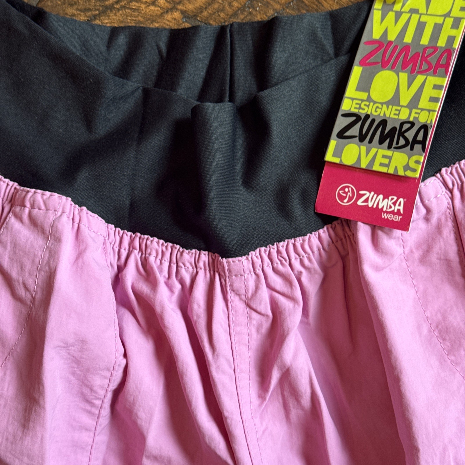 NWT ZUMBA ULTIMATE ORBIT CARGO CAPRIS PANTS SIZE Small Pink