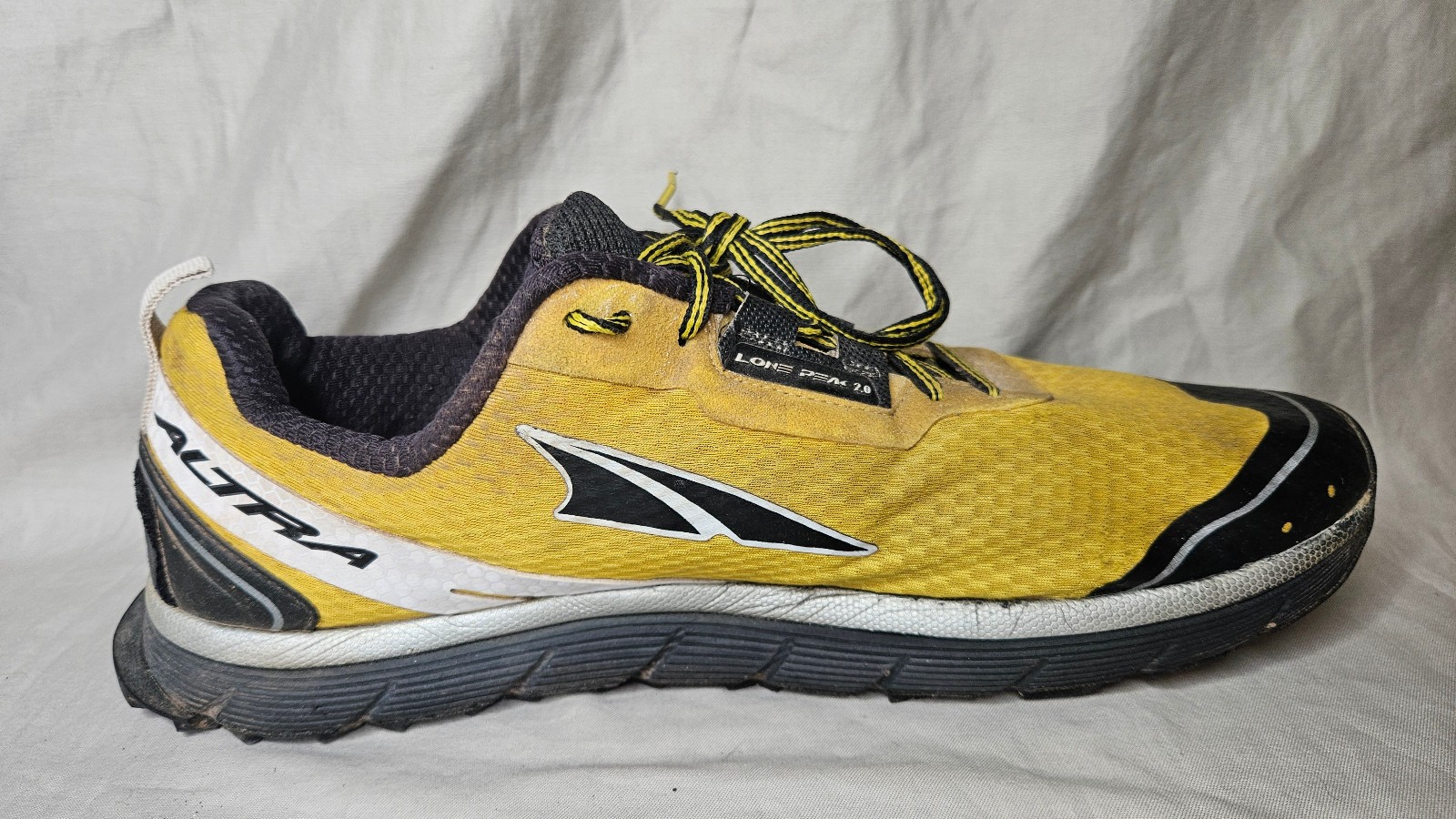 Altra Lone Peak 2.0 Trail Running Shoes Mens SZ 12 Yellow Black Walking Seakers