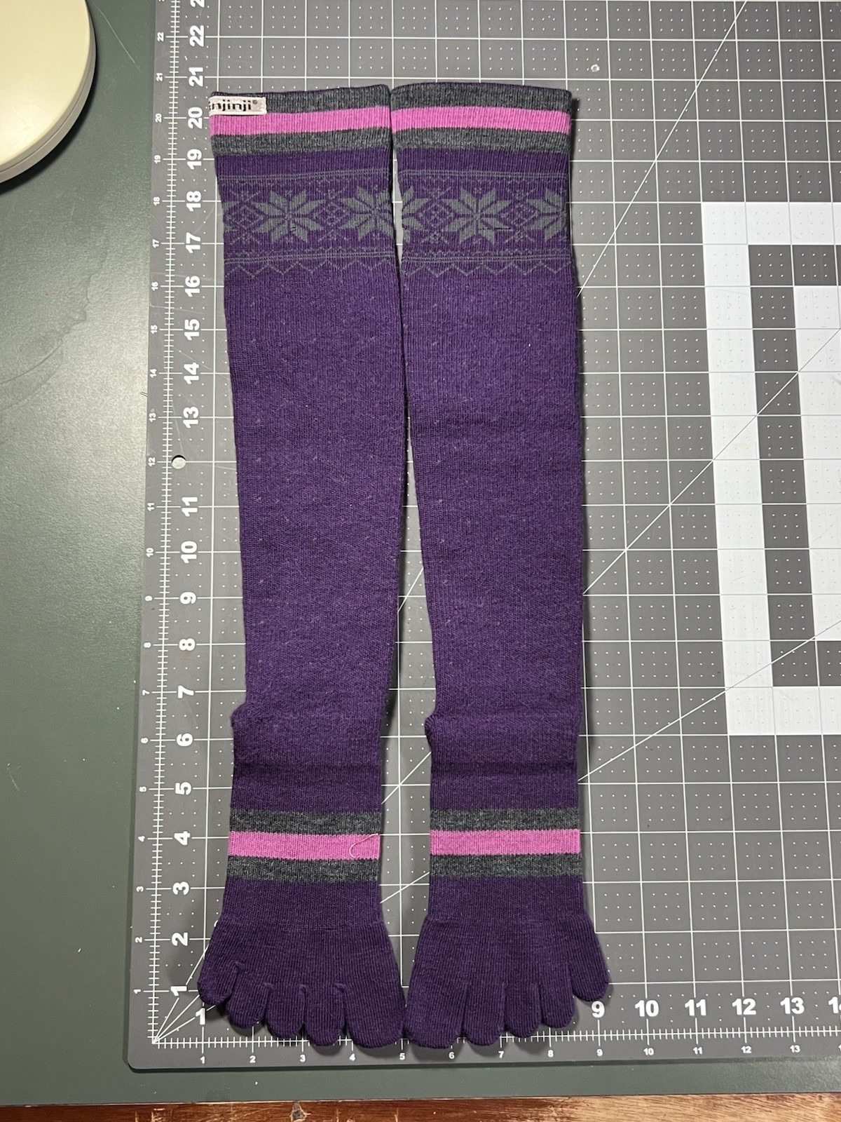 Injinji OTC Snow Socks – Rare Discontinued – Padded Cushion – Nuwool – Size M