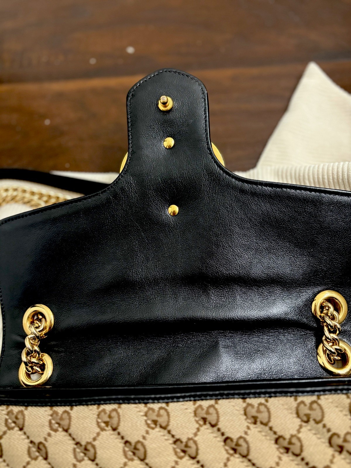 Gucci GG Marmont medium shoulder bag