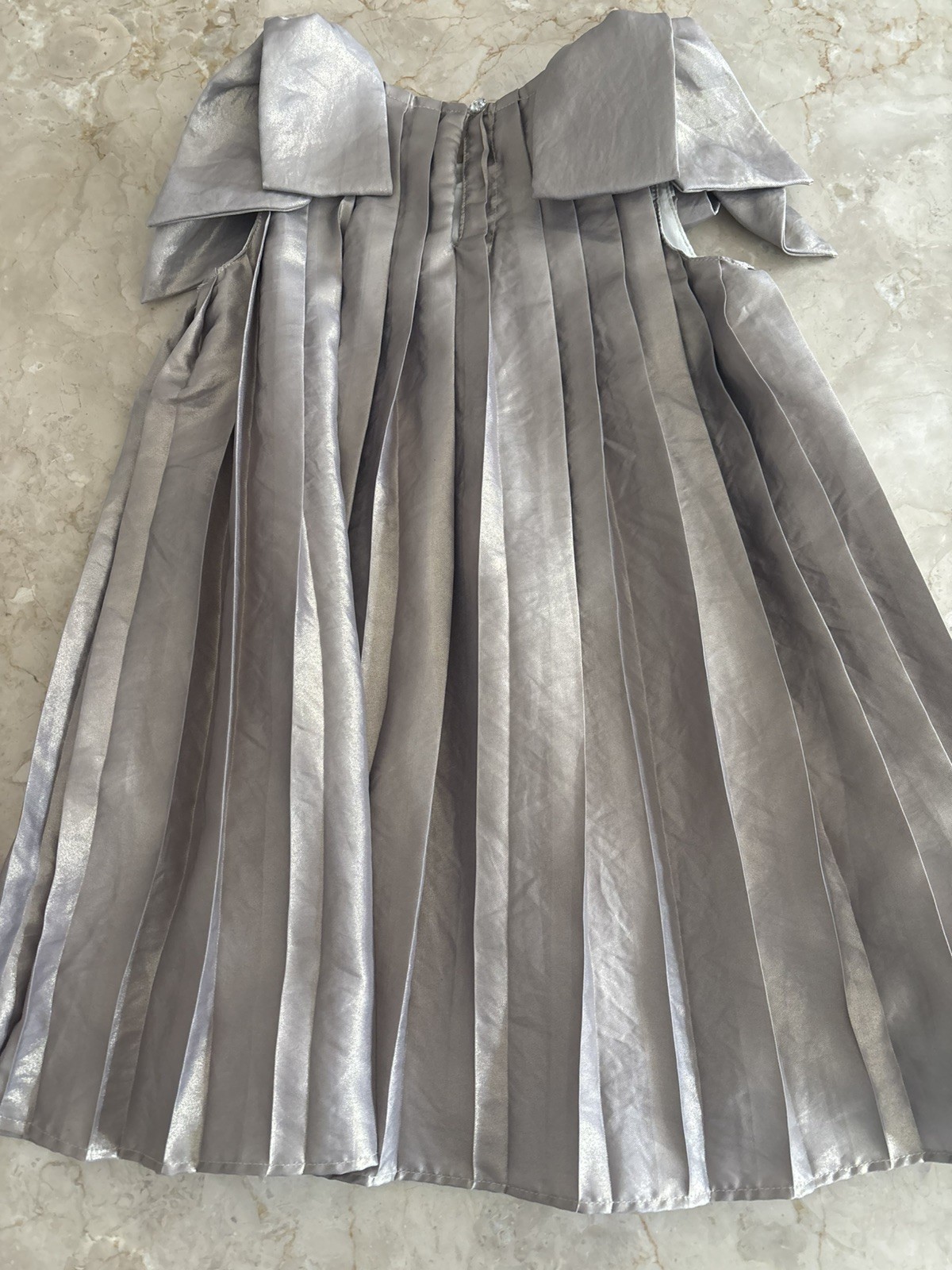 Gymboree Girls Metallic Shimmer Gold Knife Pleated Dress Sz 4 Shoulder Bows EUC