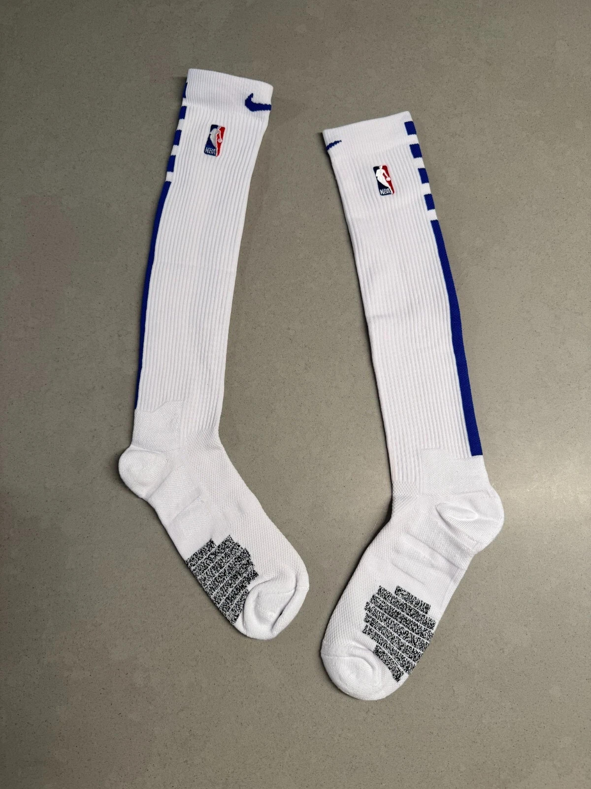 Nike NBA Authentics – White & Black – Knee Highs/Scrunchies