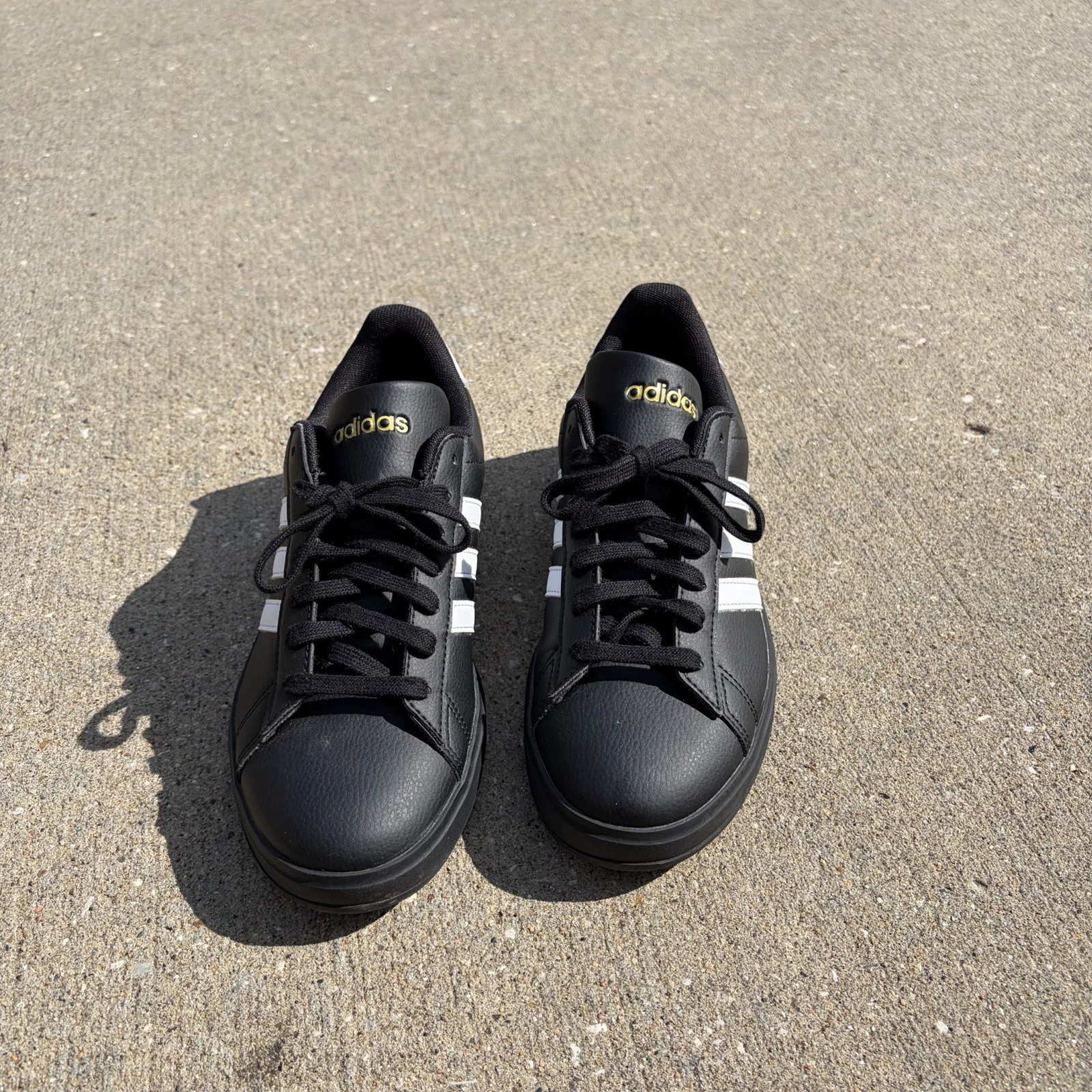adidas Men’s Low Top Athletic Sneakers Black/White Mens 7 .5 M/9W