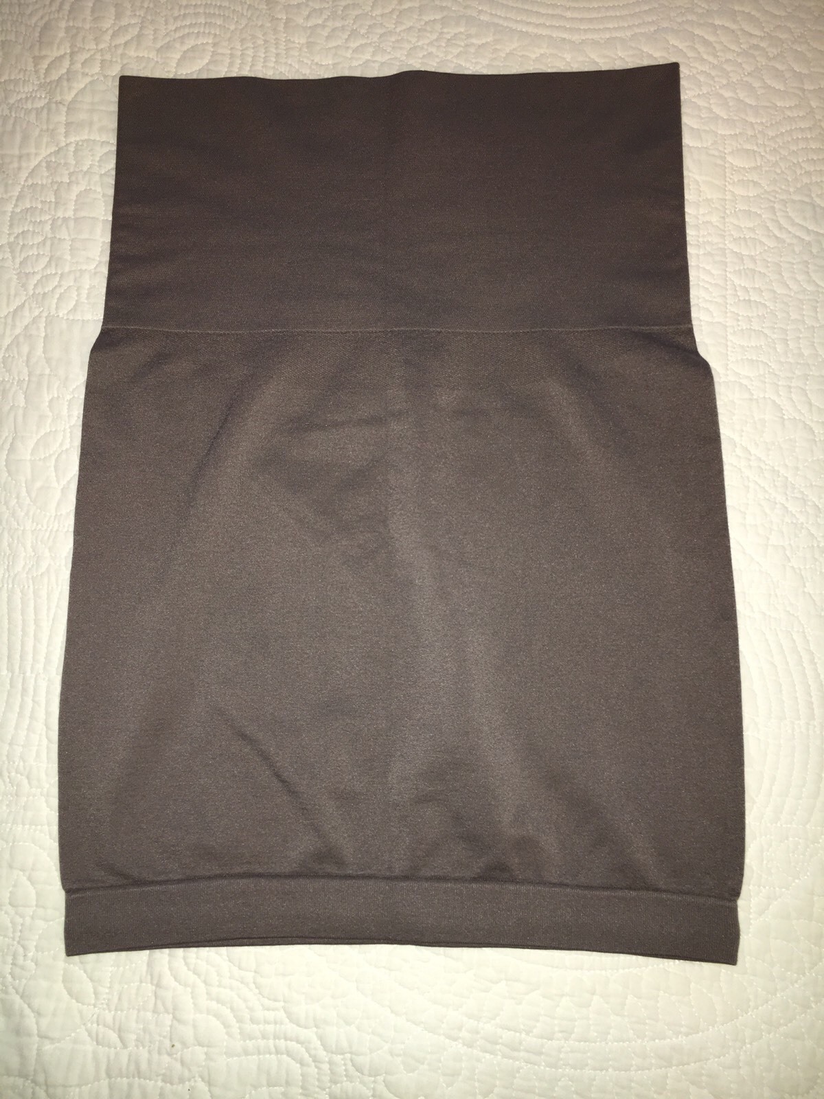 NWOT YUMMIE Firm Shapewear Half Slip Skirt – Mink -size M/L – w/ Non-slide edge.