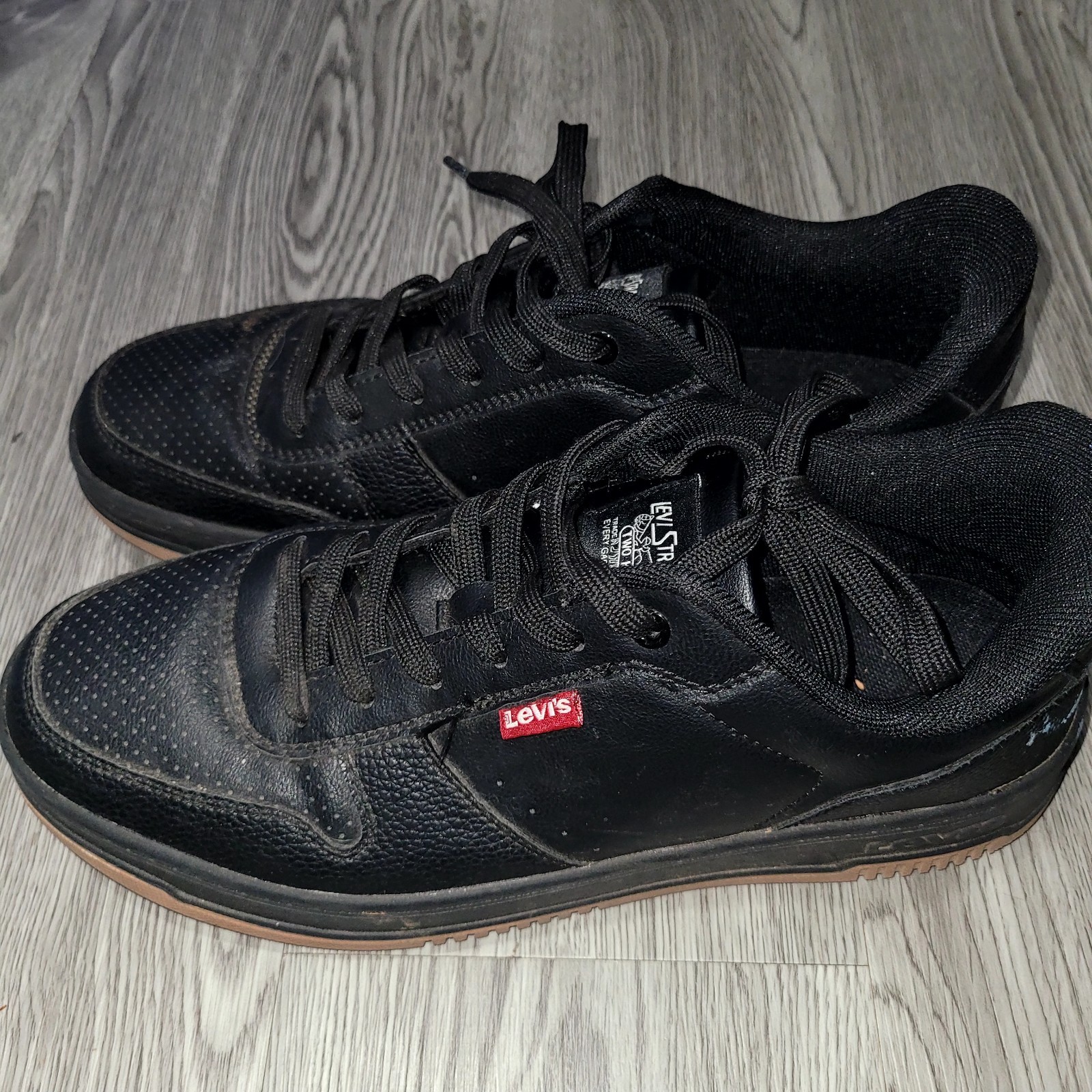 Levi’s Black Low Top Sneakers Two Horse Brand Lace Up Synthetic Rubber