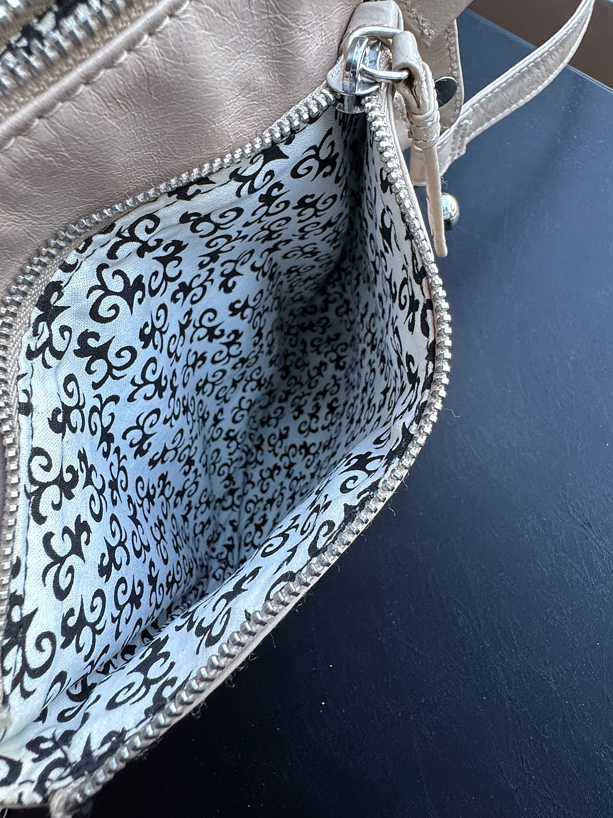 HOBO The Original Crossbody Leather Purse Bag in Cream/Beige/Stone – EUC