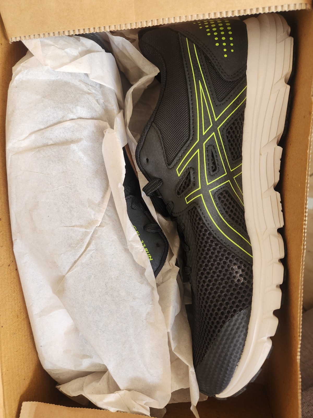 ASICS Men’s Gel 33 RUN Black/ Hazard Green Size 11M. NEW