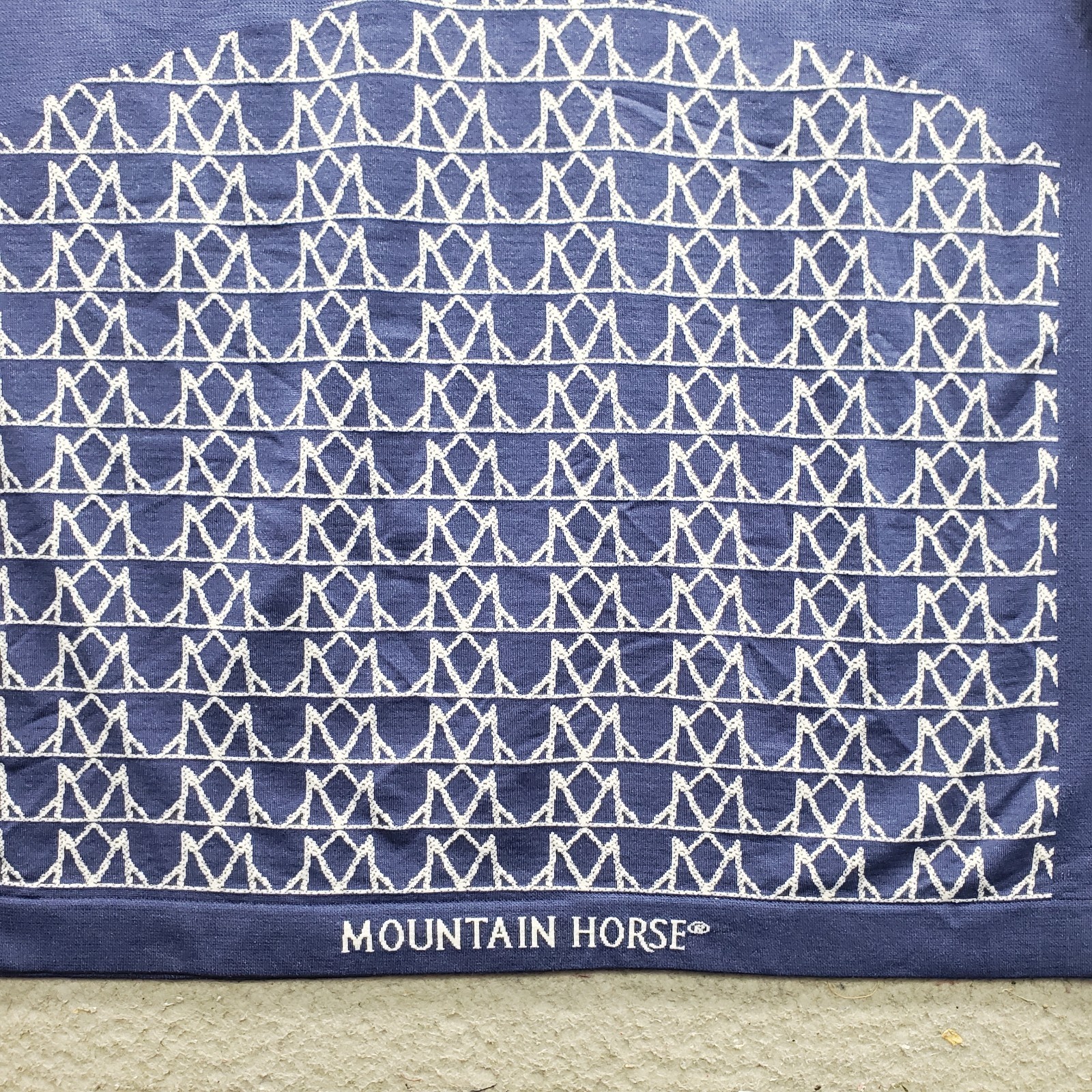 Mountain Horse Equestrian Magic Tec Top Womens L/XL Multicolor Thumb Hole Sleeve