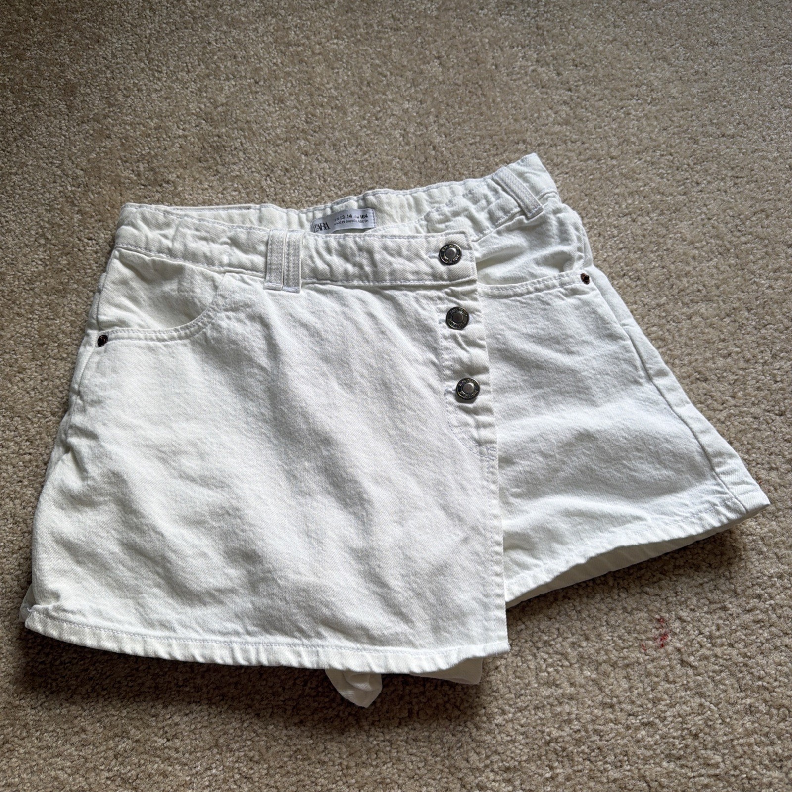 white Zara denim skort (shorts-skirt) in kids size 13–14 years (164 cm).