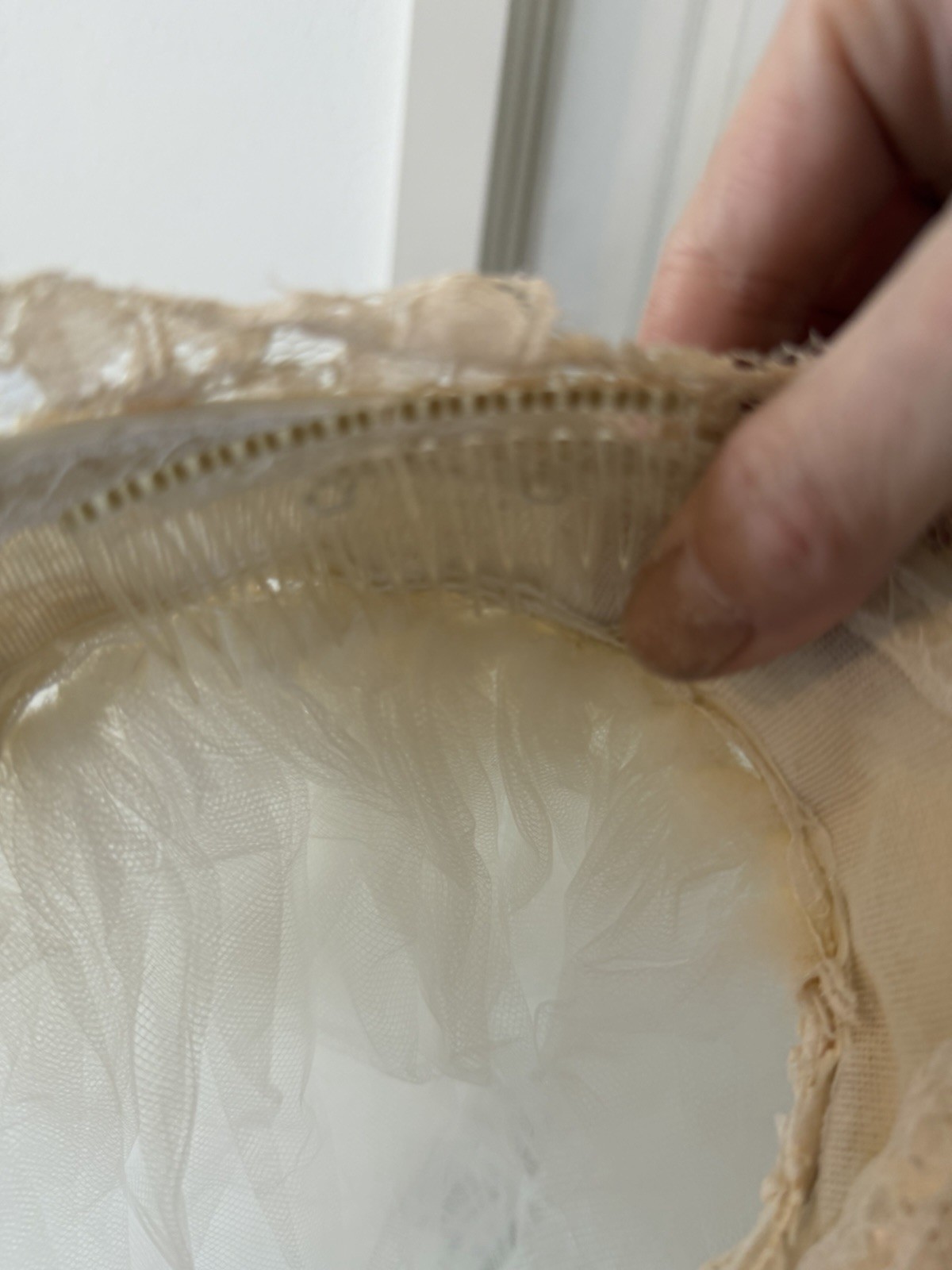Vintage Lace Trimmed Tulle Long Wedding Veil Head Piece Lace Stunning