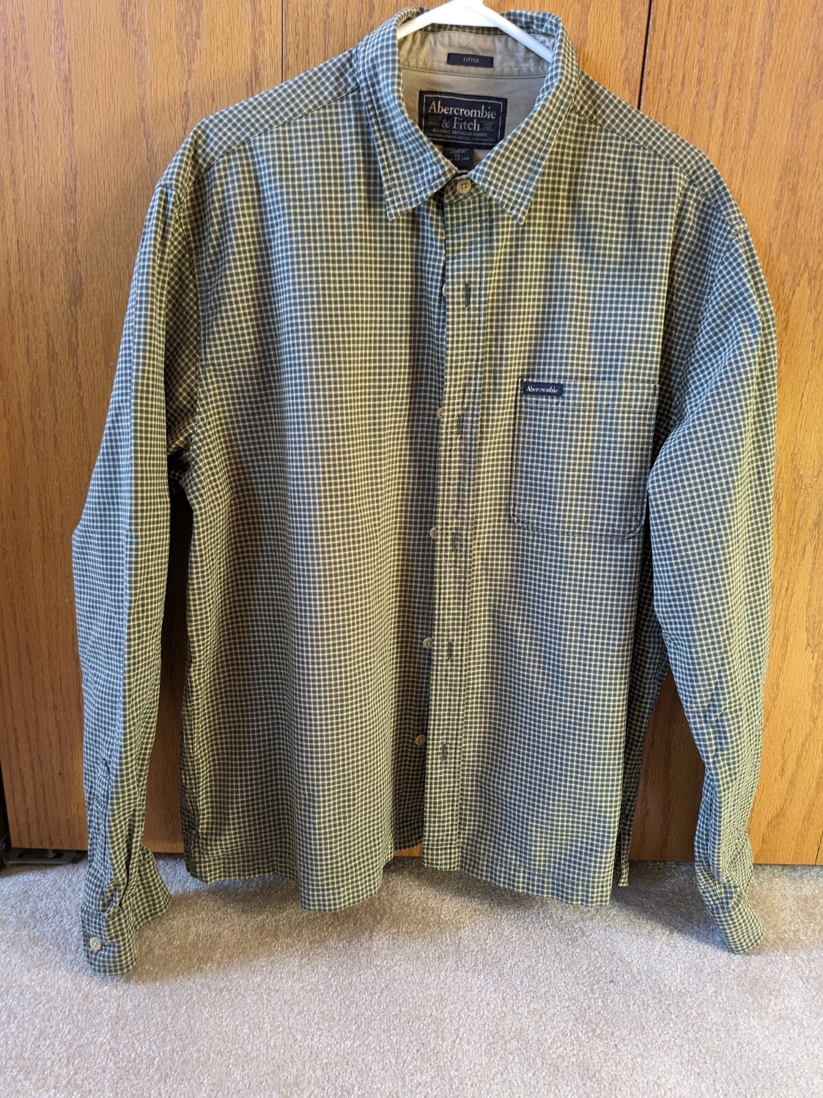 Abercrombie & Fitch 100% cotton duck cloth, men’s size XL fitted long sleeve