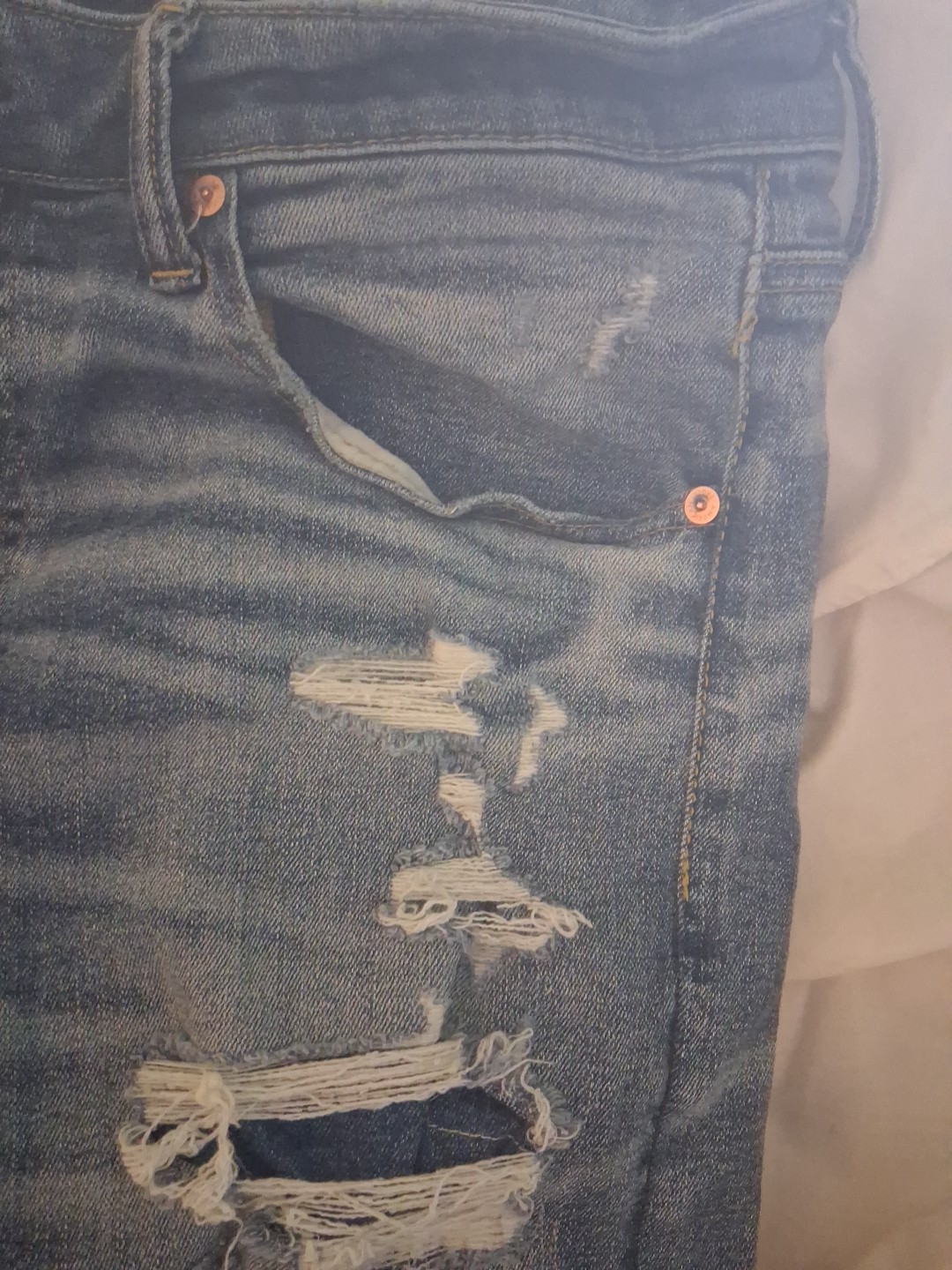 American Eagle Jeans Men’s Original Straight, Air Flex (+) Size 34/33 Destroyed