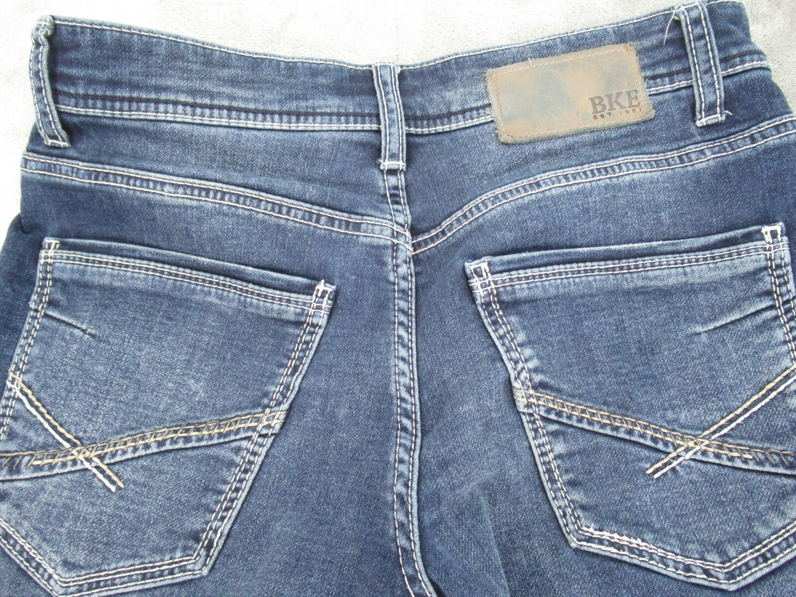 BKE Jeans Aiden Men’s 29×30 (Actual 28×28) Boot Cut Leg Medium Wash Blue