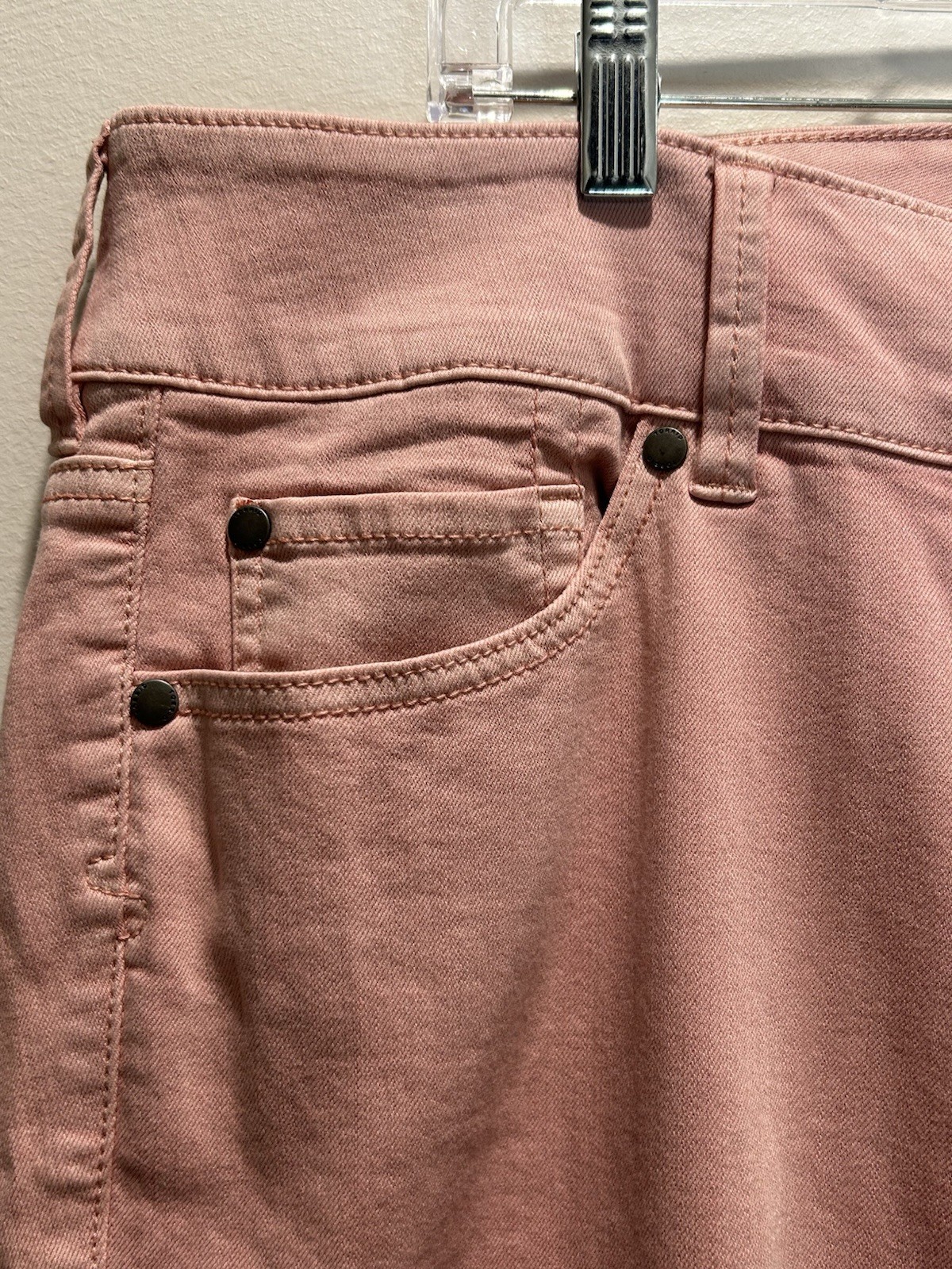 Torrid Pink Stretch Denim Jeggings with Zipper and Button Closure – Size 20