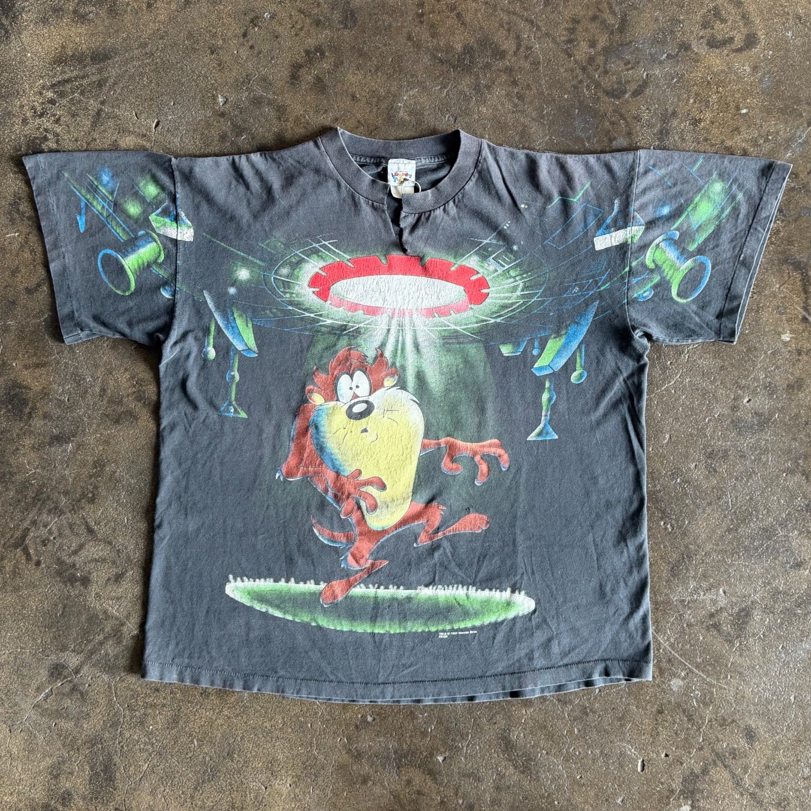 Vintage 1997 Looney Tunes Taz UFO Rejected All Over Print T Shirt Mens XL Alien
