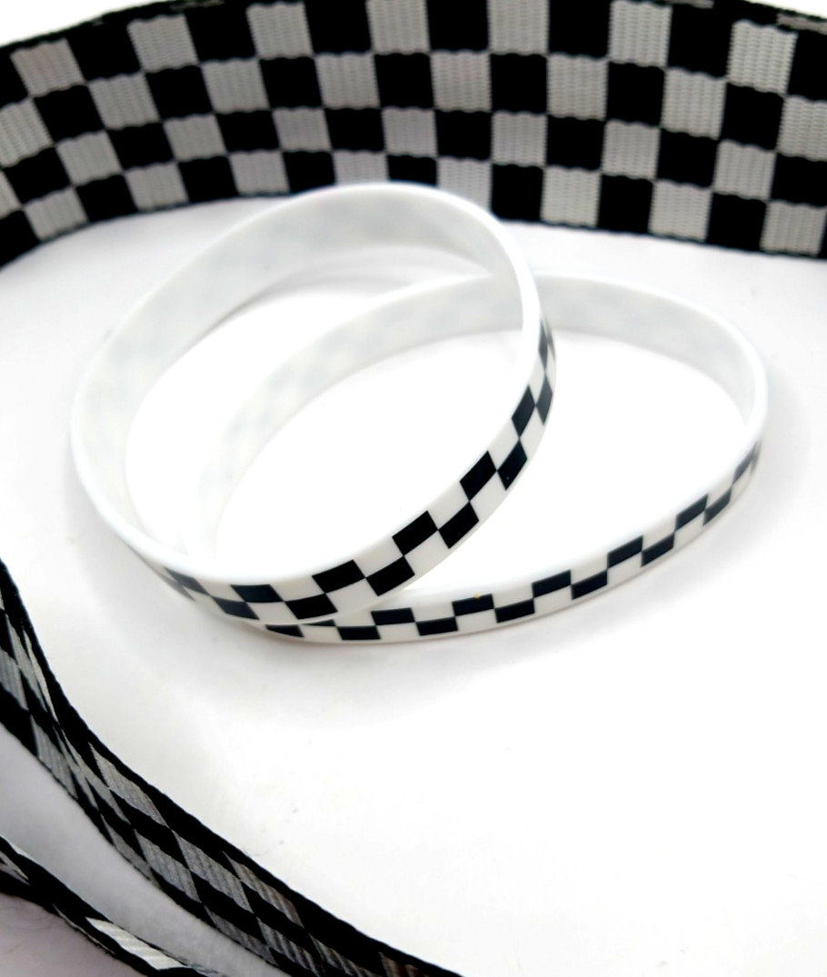 Skater Bucket Hat Checkered Reversible + 2 Silicone-Rubber Checkered Bracelets