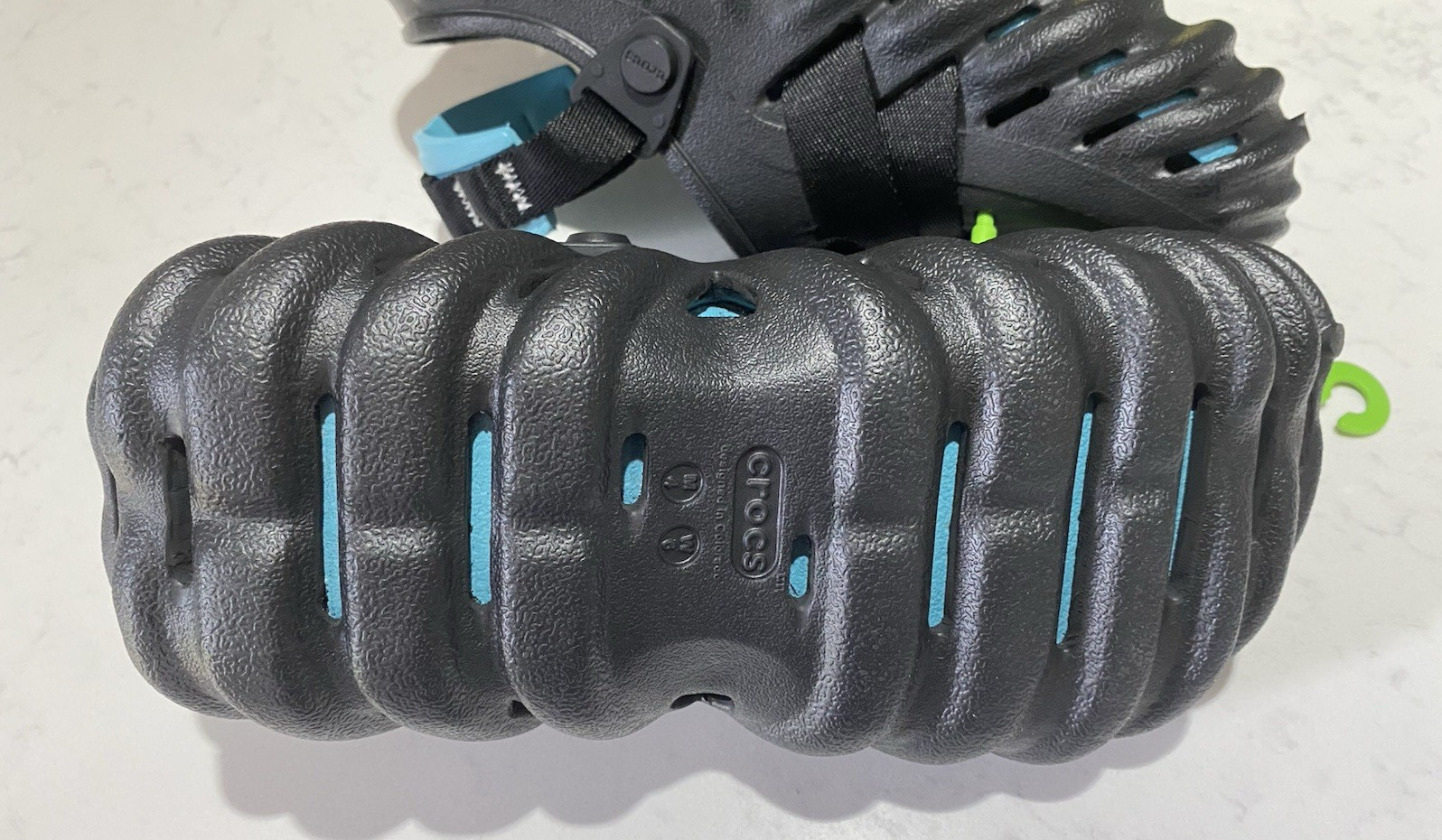 CROCS Limited Edition Echo Lockdown Mens Bungee Cord Black Blue Clogs