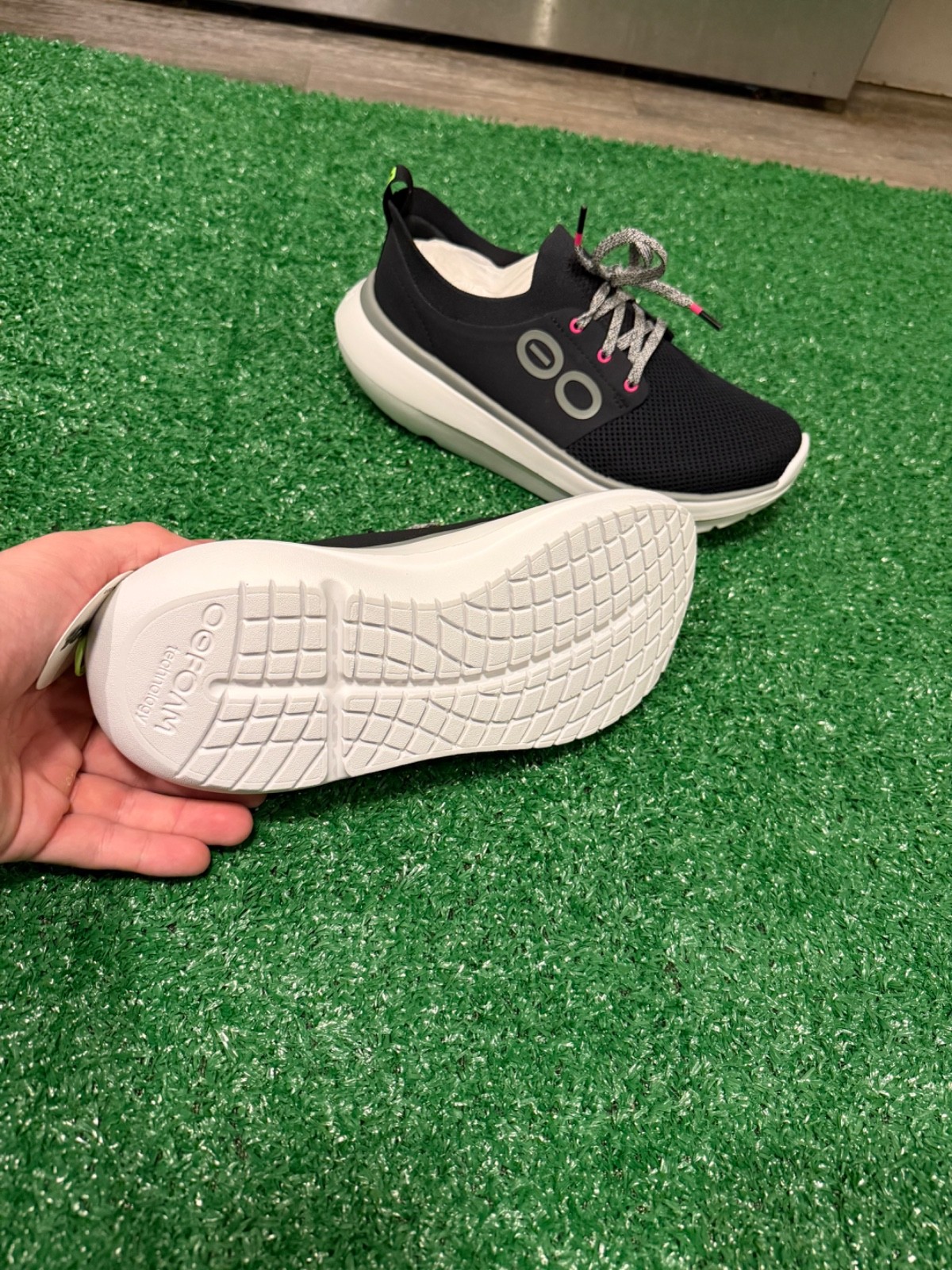 New OOFOS OOMY STRIDE Shoes Womens Size 7 Black and White With Tags Comfy $170