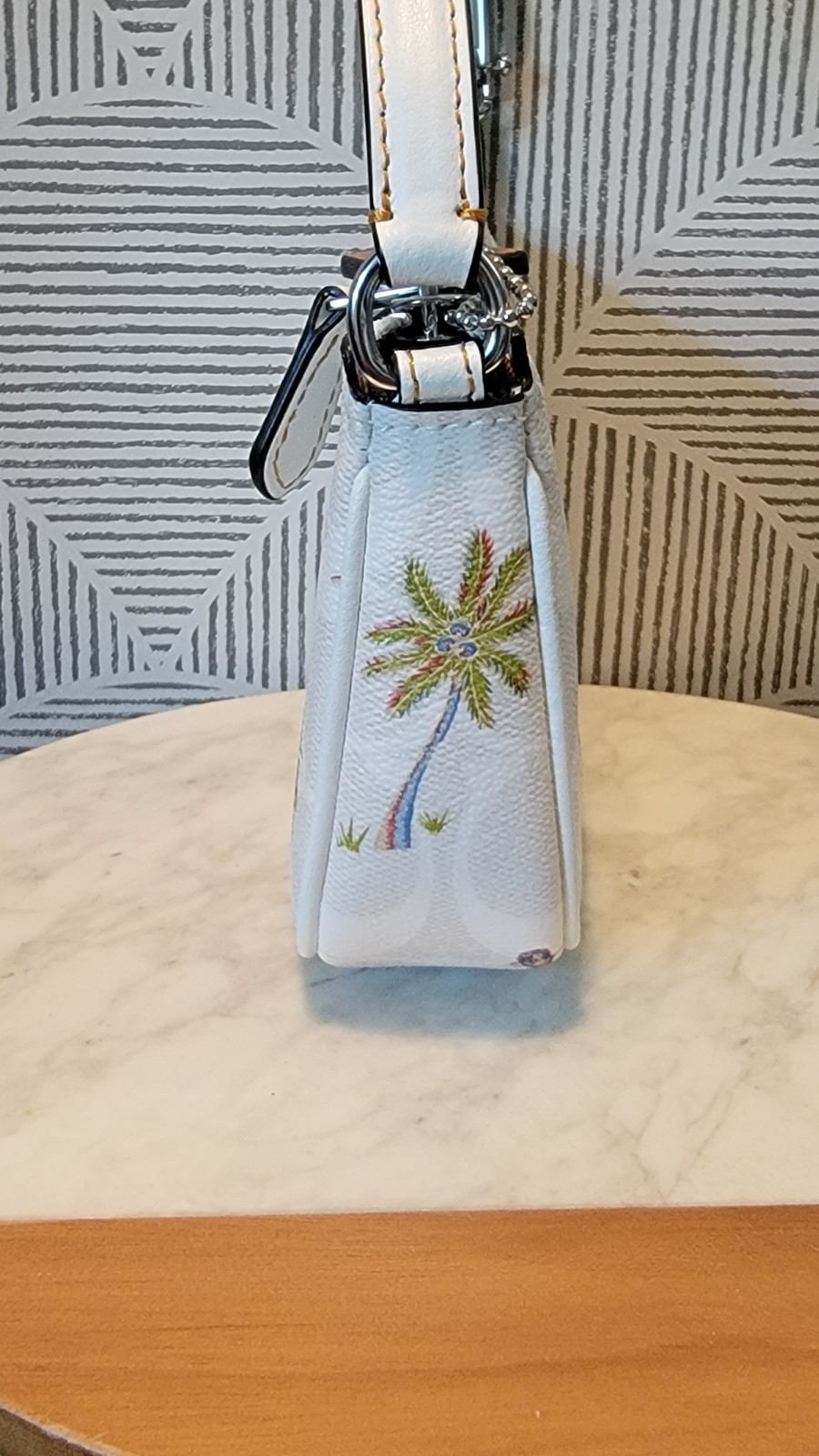 COACH Nolita 15 Wristlet Glacier White Hula Print w/ Card Holder EUC