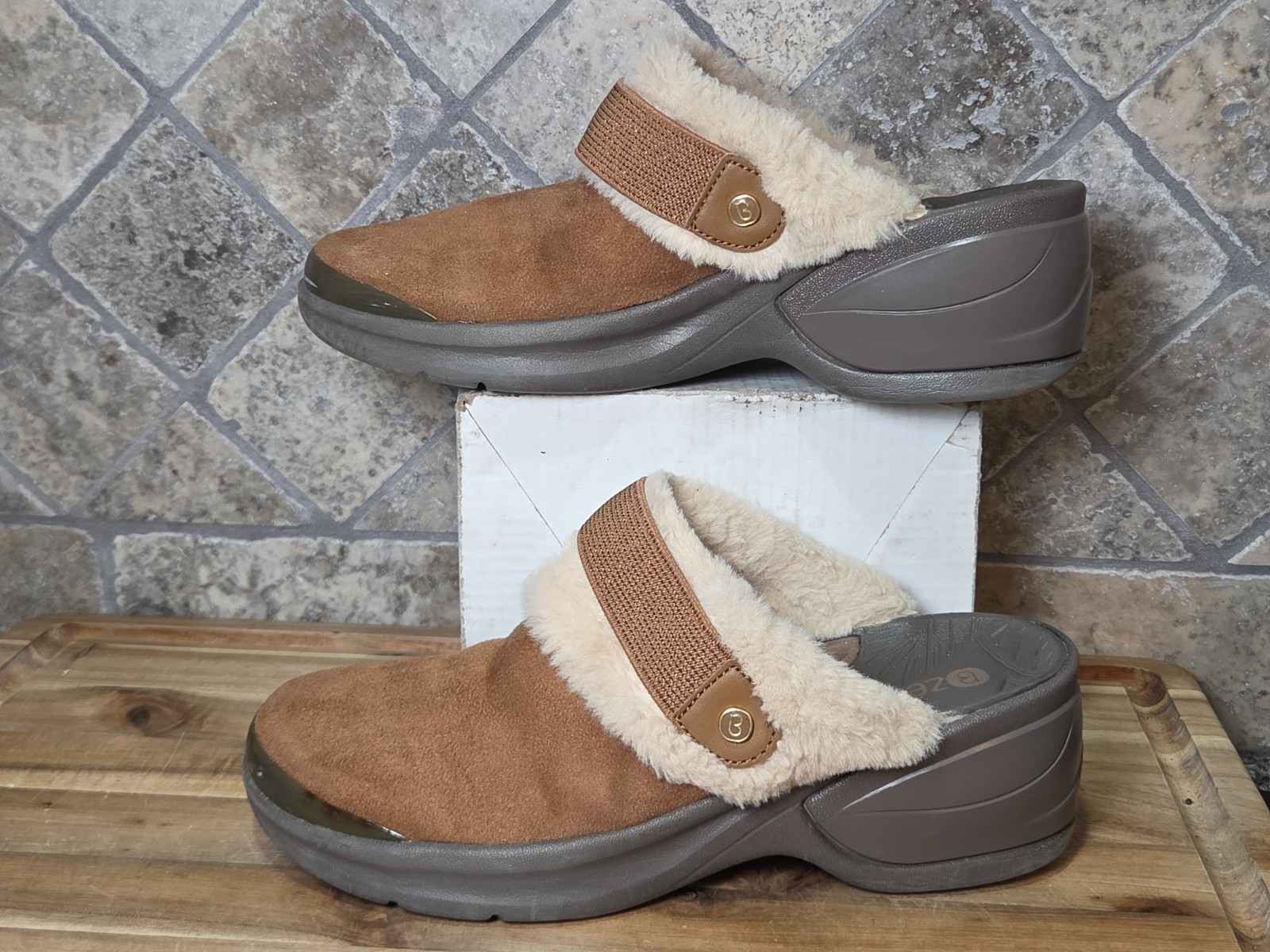 Bzees Womans Kismet Clogs Toffee Brown Size 6.5 M VEGAN