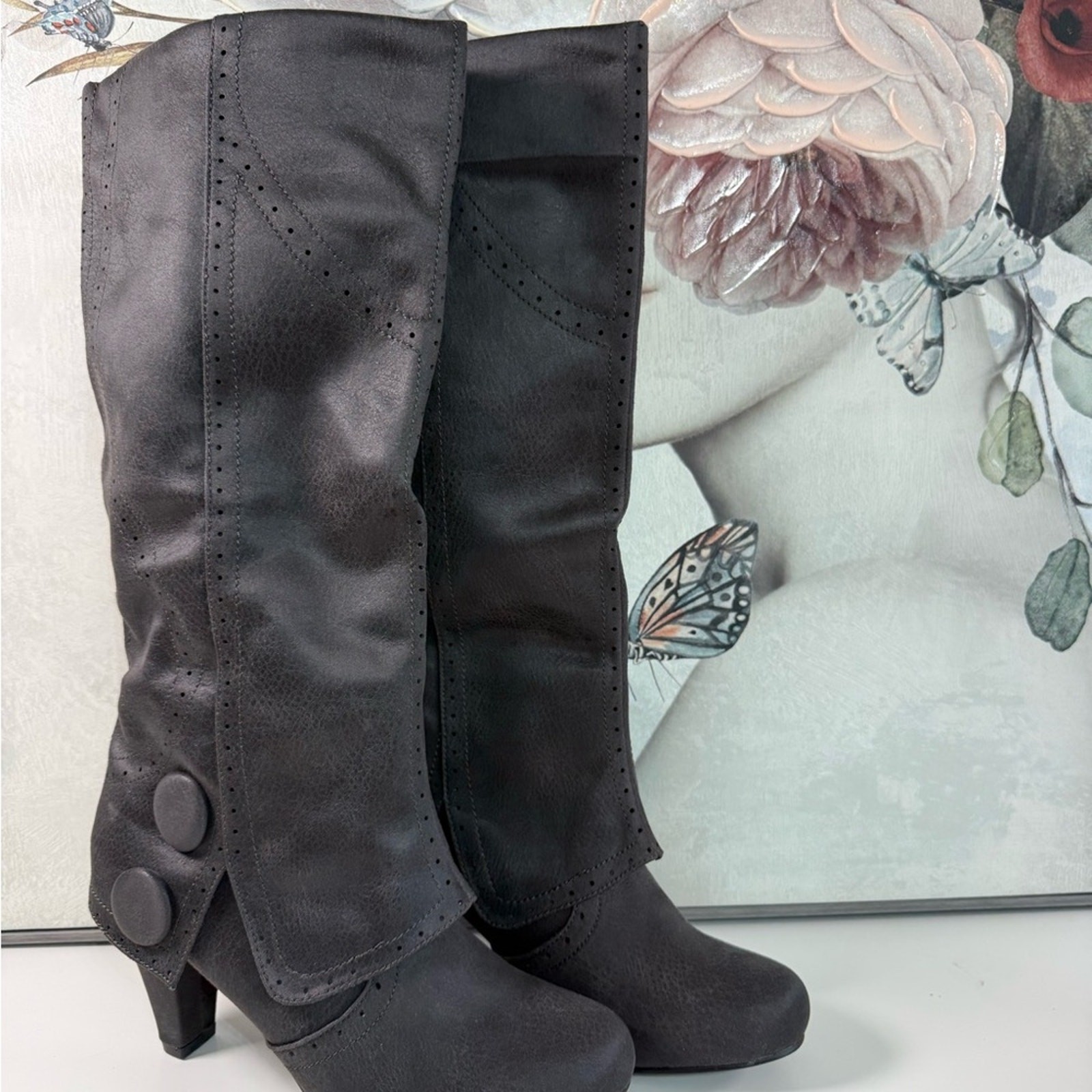 B Dad Heeled Boots In Charcoal