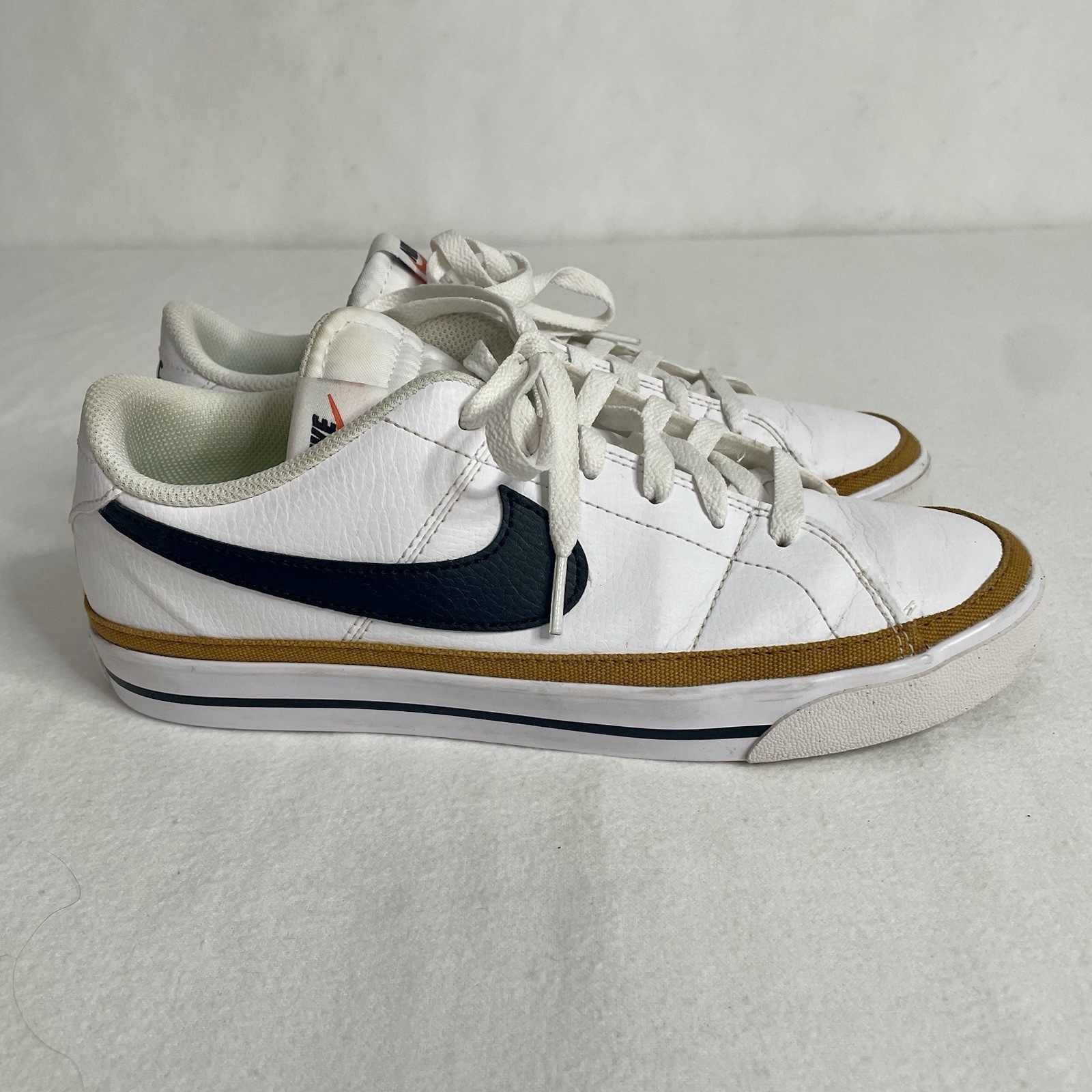Nike Women’s White & Black Court Legacy Next Nature Low Top Lace-Up Sz 9.5
