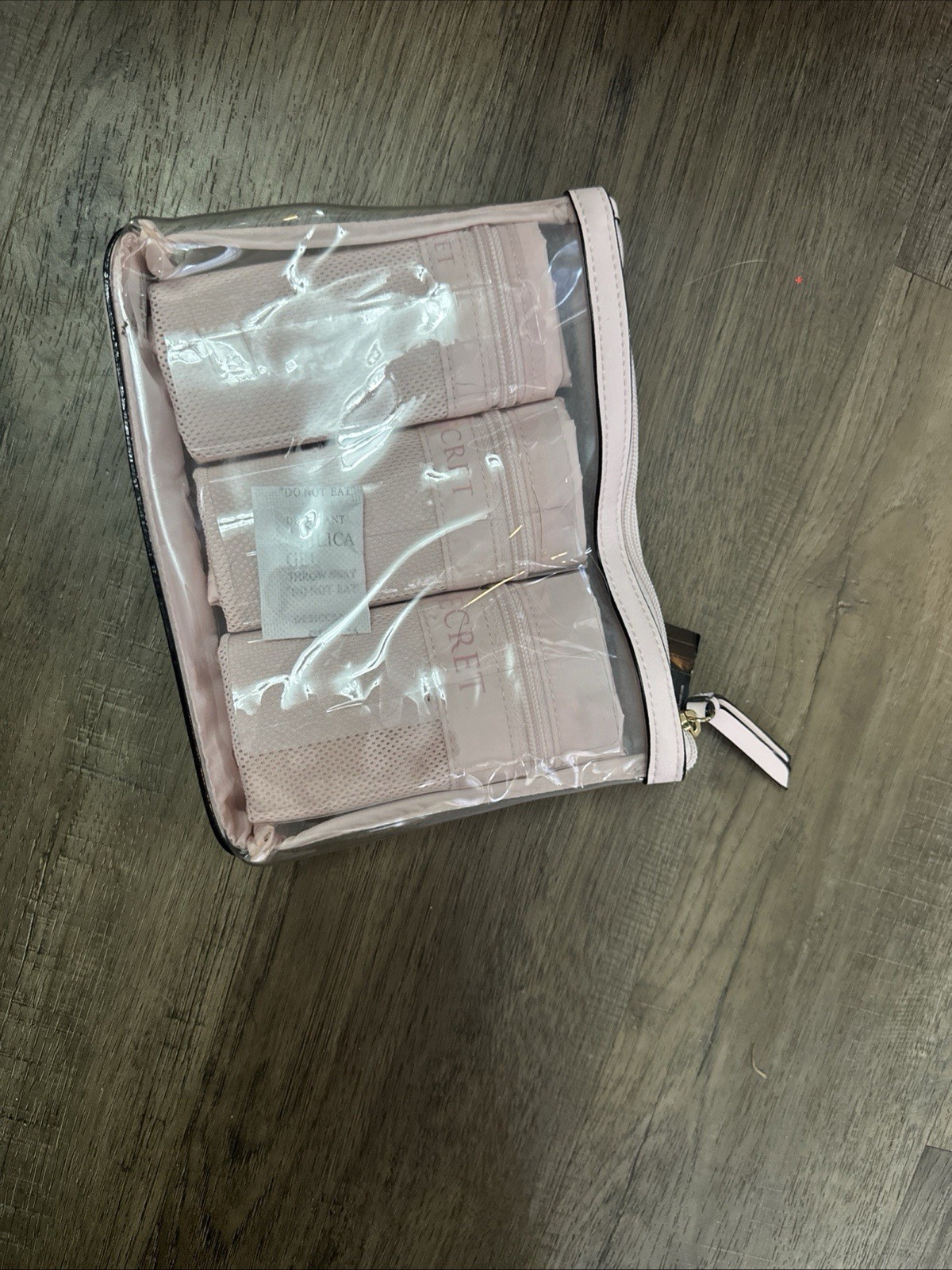 VICTORIA’S SECRET 4-Piece Delicates Wash Bag Set