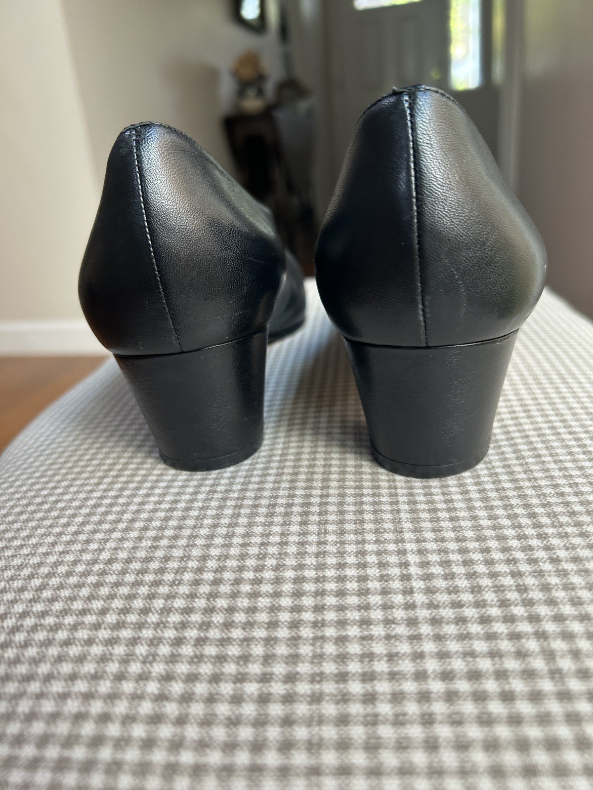Trotters Jamie Black Leather 2” Block Heel Leather Upper Women’s 9 1/2 WW