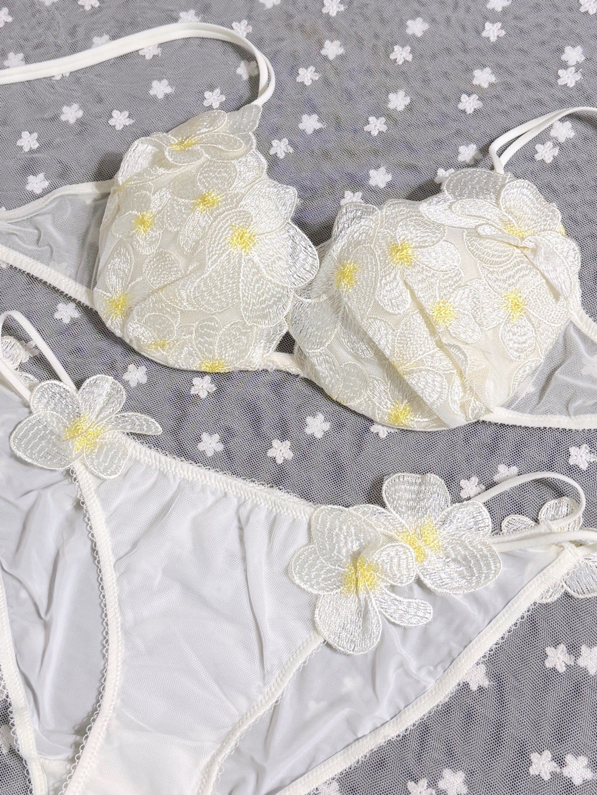 US-34B/JP-C75 Japanese High Class Sew On 3D Frangipani Embroidery Bra Panty Set