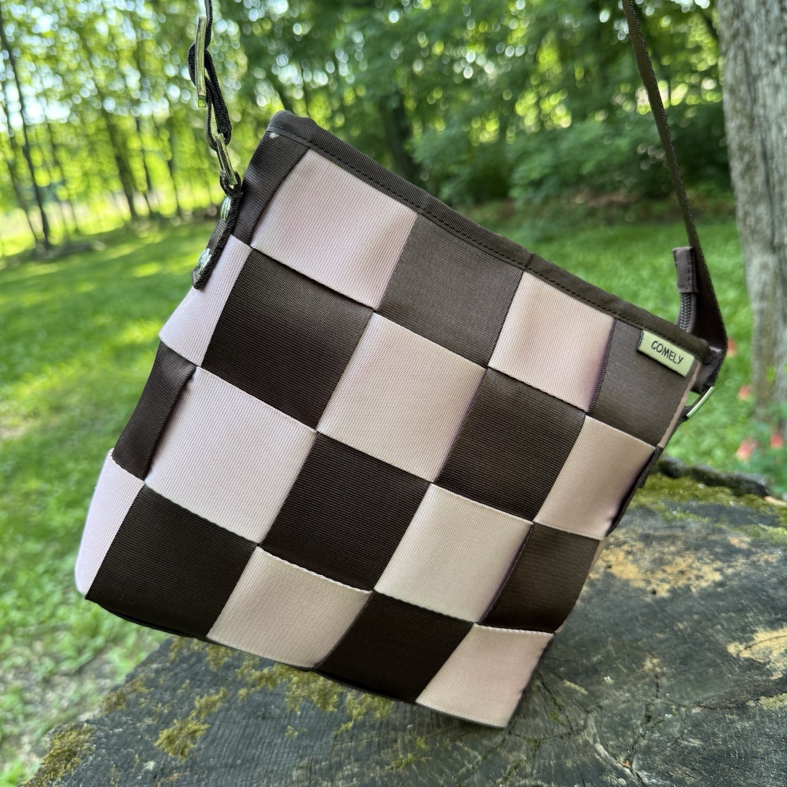 COMELY Seatbelt Bag Crossbody Purse Pink Brown Checkerboard Woven Handbag