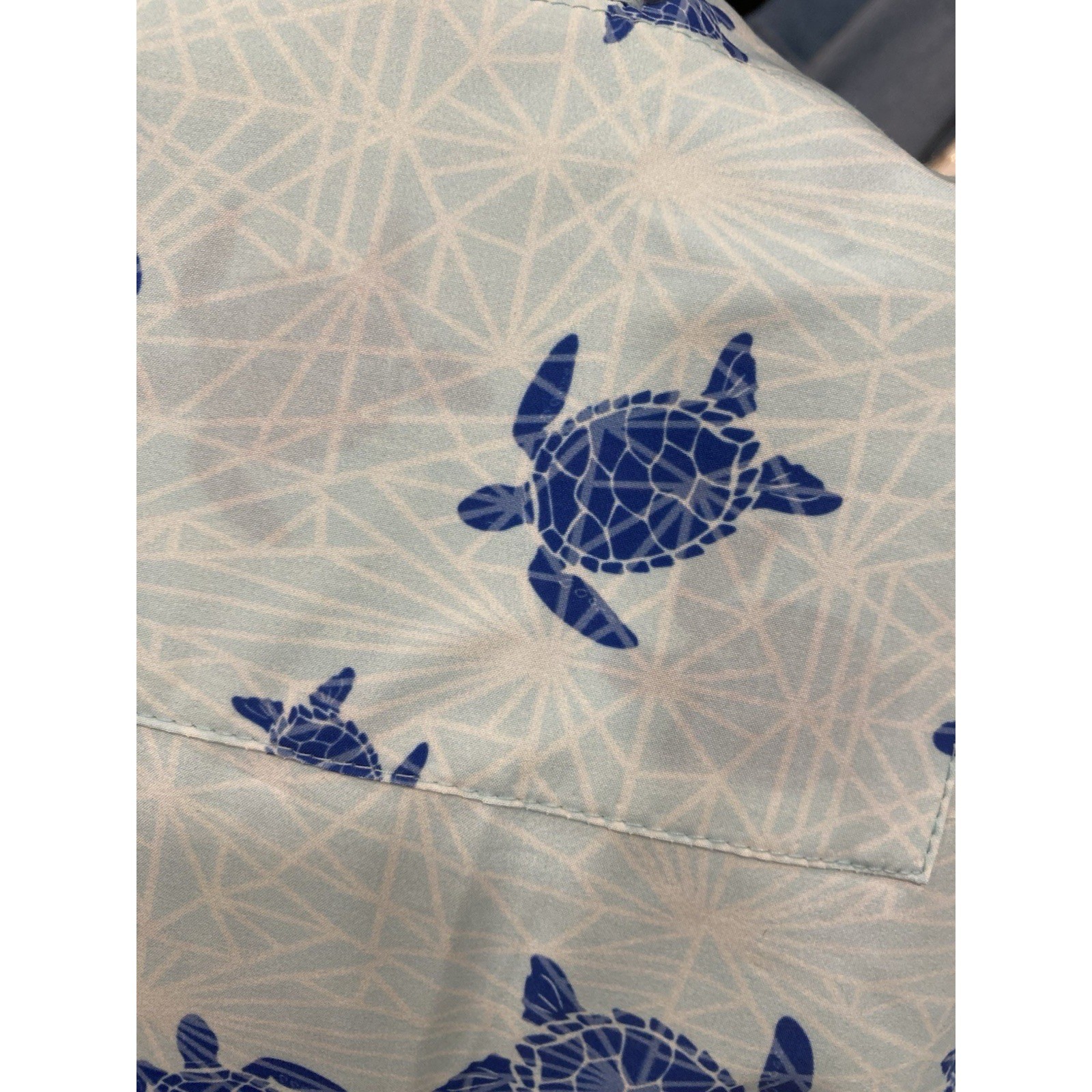 Weekender sportswear beach button down Top Blue turltle print SZ medium
