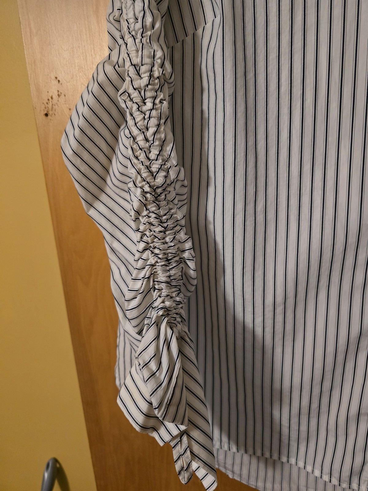CAbi White Blue Striped Cotton Ruched Sleeve Collared Button Front Shirt M