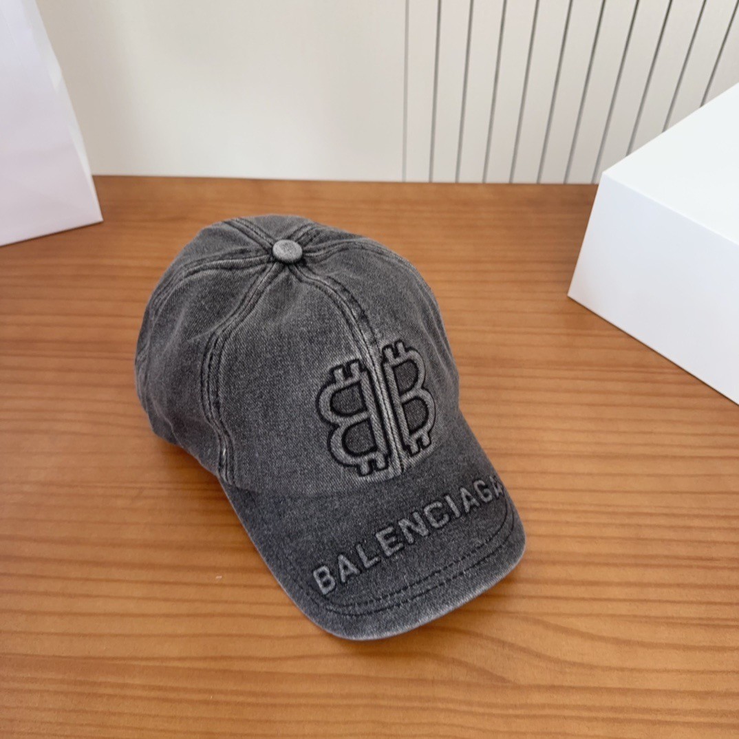 Balenciaga embroidered lettering new baseball cap