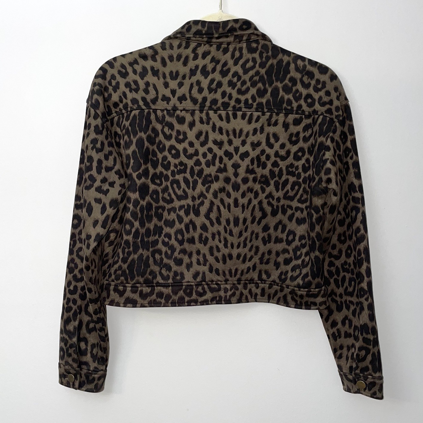 A. Peach Cropped Leopard Jacket Womens Small Soft & Stretchy