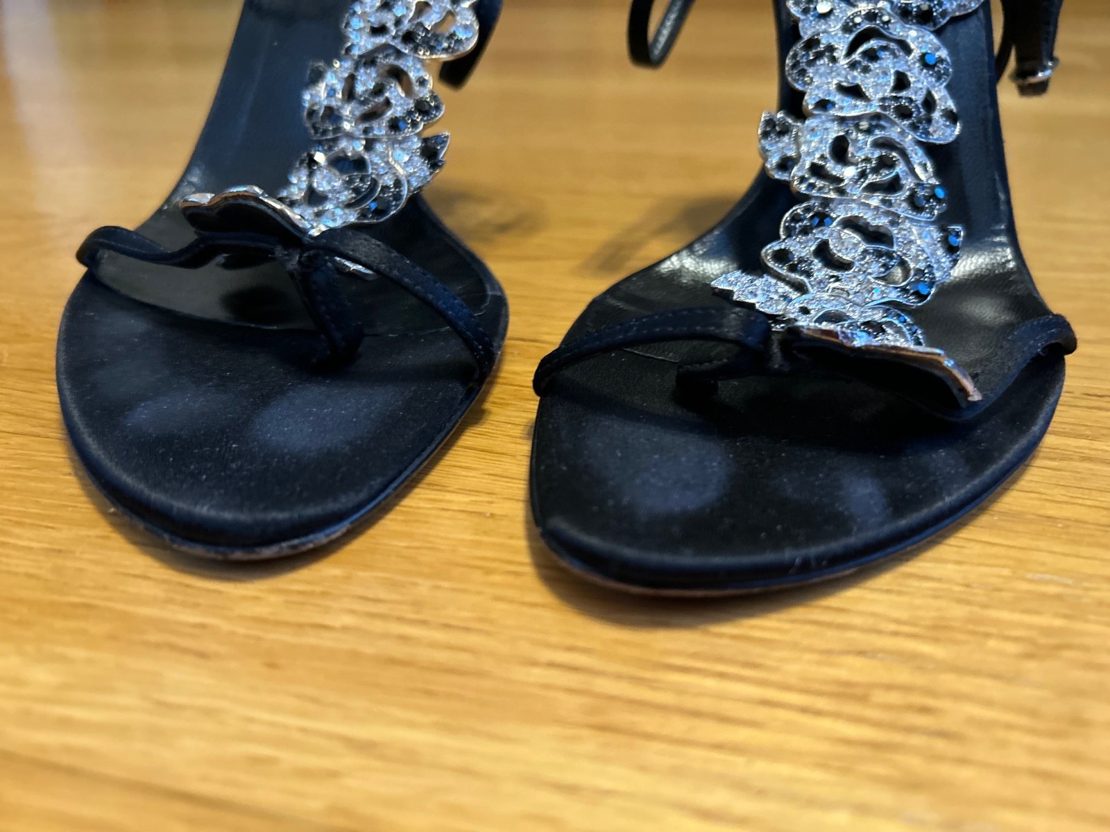 SERGIO ROSSI Black & Silver Satin Crystal T-Strap Sandals Size 6 IT 36 Good Cond