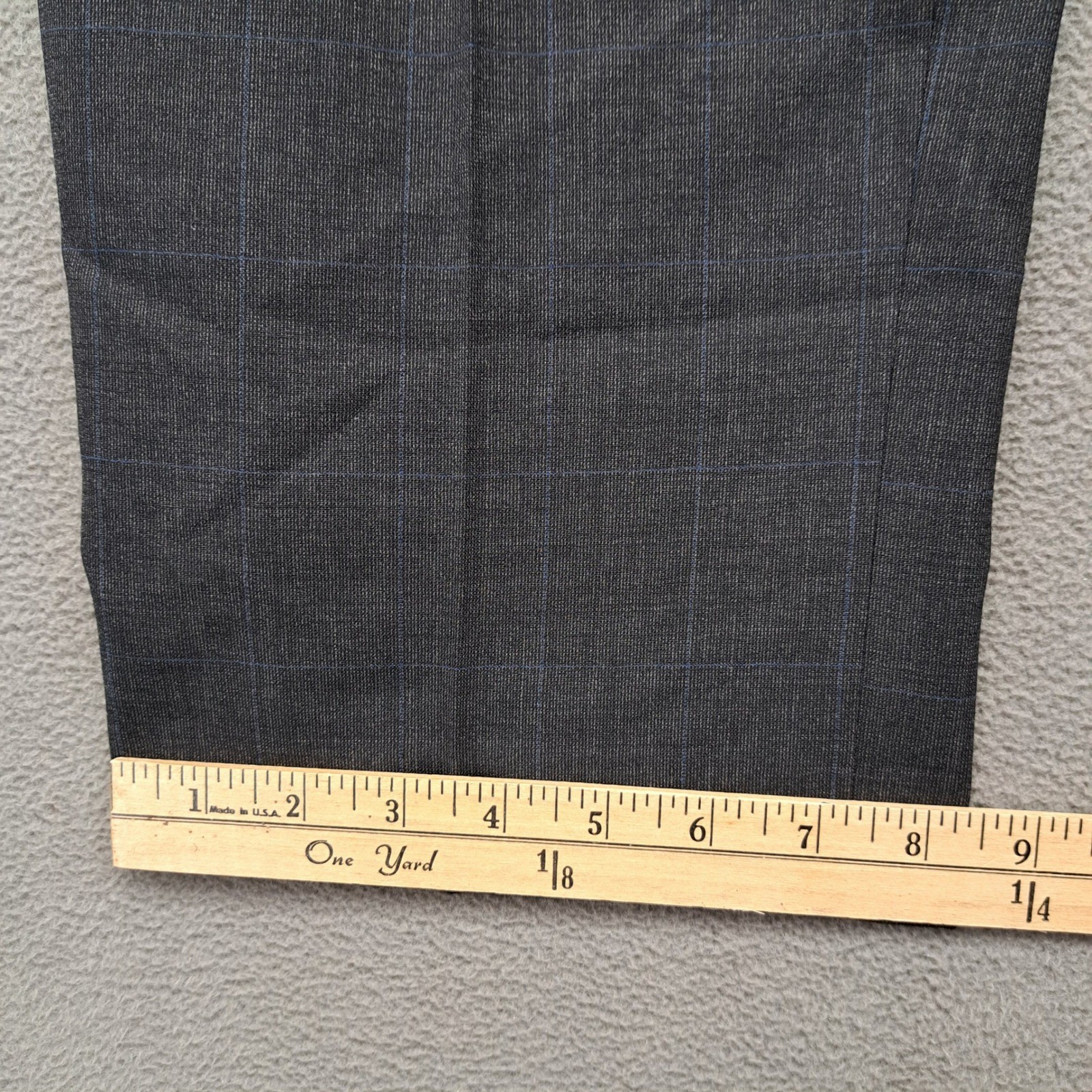 Tom James Mens 42R Gray Plaid 2 Piece Suit Corporate Image Pleated Pants 34×30